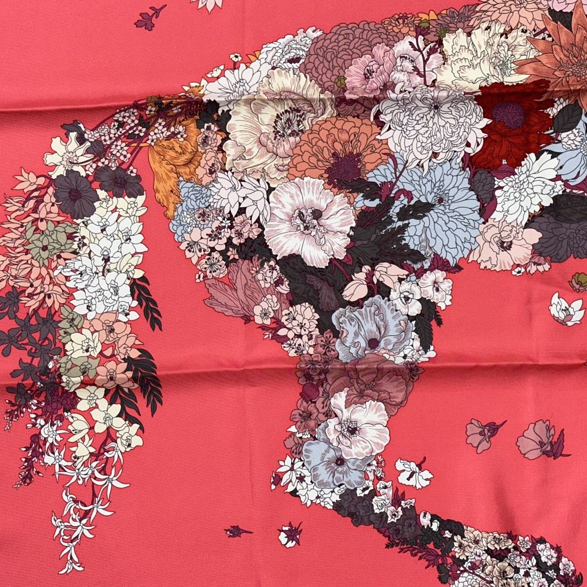 Hermes NEW HERMÈS ROBE LÉGÈRE SILK CORAL FLORAL HORSE SCARF Size ONE SIZE - 4 Thumbnail