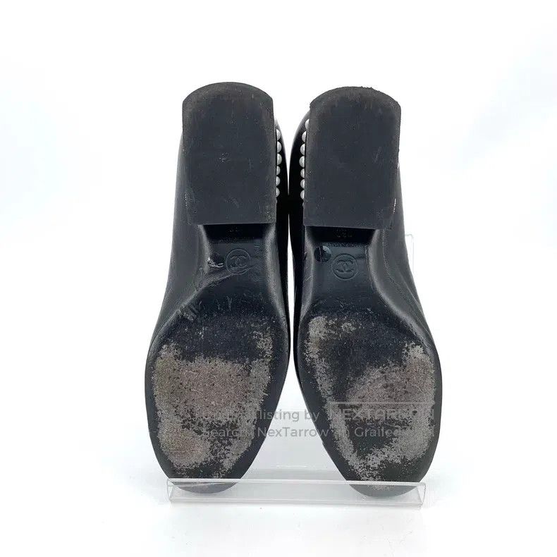 Chanel Chanel Black round toe leather pearl thick-heeled shoes Size US 5.5 / IT 35.5 - 5 Thumbnail