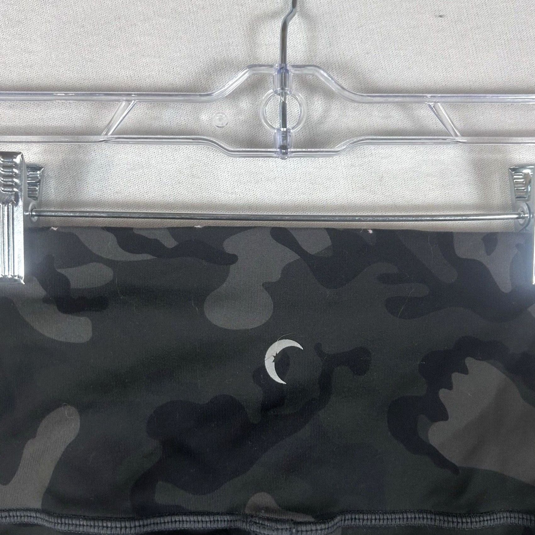 Vintage Zyia Active Capri Leggings Womens 2 Gray Camo Stretch Athletic Gym Run Yoga Leggings Size 26" / US 2 / IT 38 - 5 Thumbnail