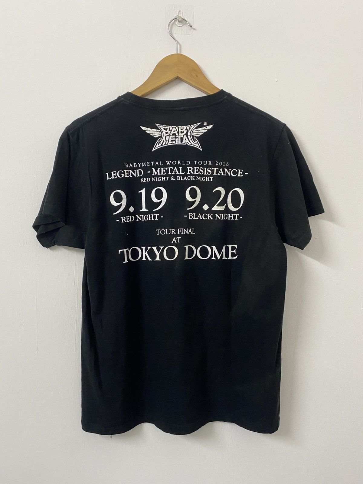 Band Tees Babymetal World Tour 2016 Size US M / EU 48-50 / 2 - 4 Thumbnail