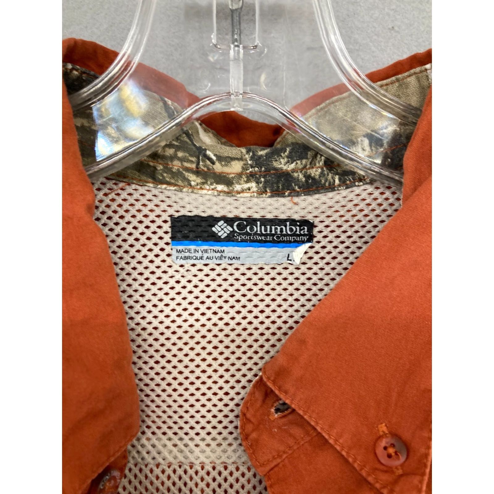 Vintage Columbia Shirt Mens Large Orange Button-Up Outdoor Athletic Pocketed Front-Left 90s? Size US L / EU 52-54 / 3 - 5 Thumbnail