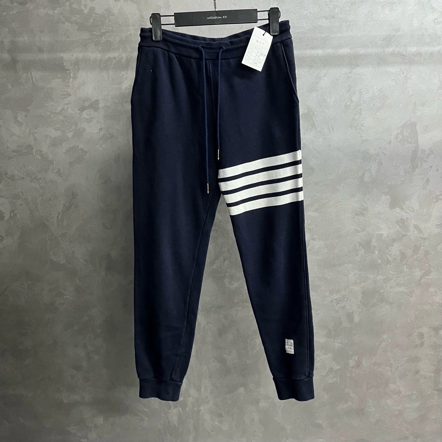 Thom Browne thom browne navy blue sports casual pants Size US 26 / EU 42 - 1 Thumbnail