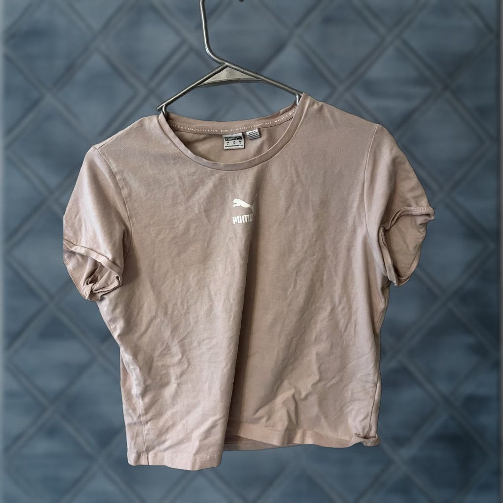 Puma PUMA Women's Short Sleeve T-Shirt Pink Logo Size Large Cropped Logo Shirt Womens Regular Size L Pink Logo Cotton T-Shirt 27" Vintage No Size L / US 10 / IT 46 - 1 Thumbnail