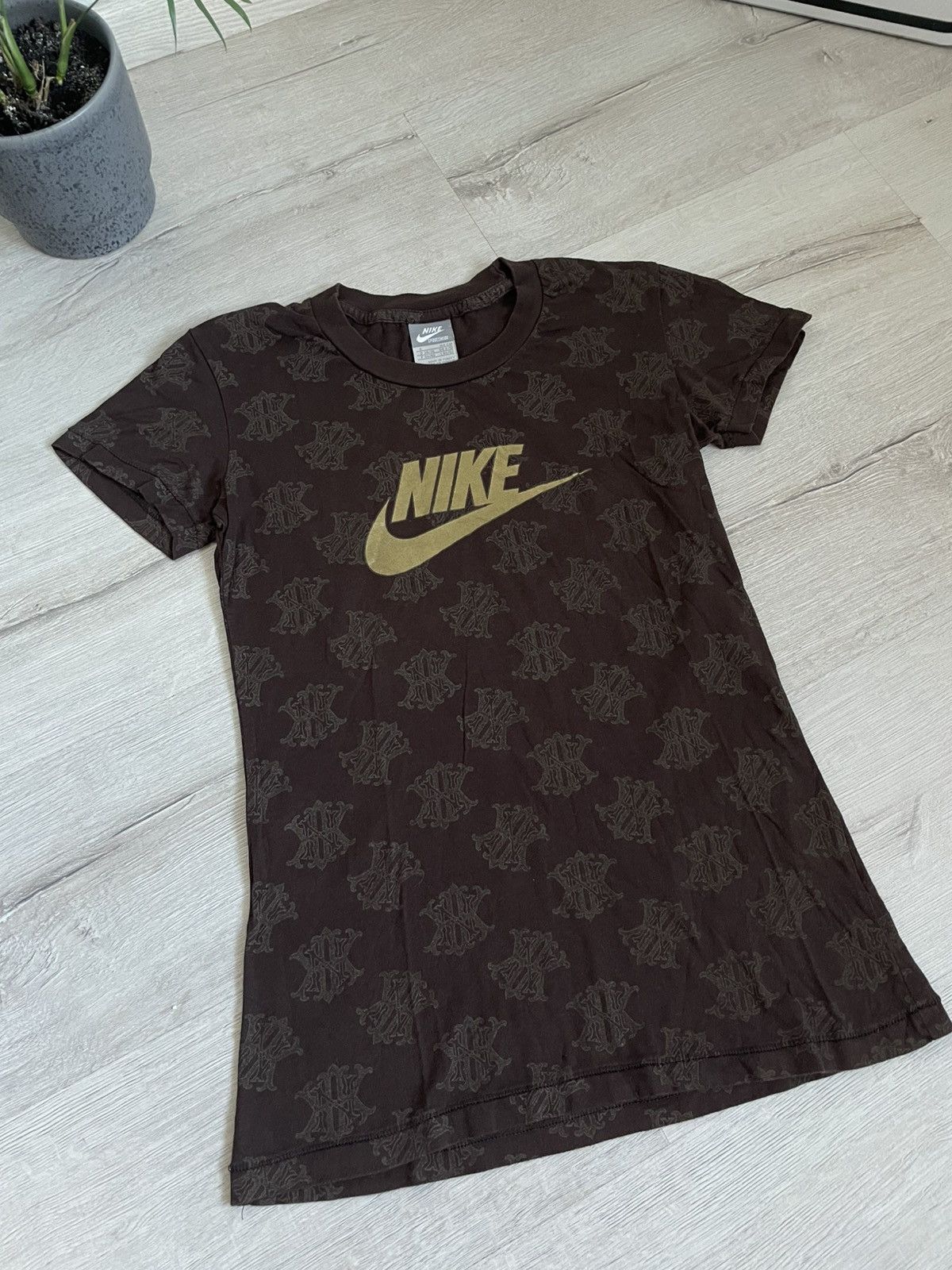 Hysteric Glamour × Nike Rare Vintage 00s Nike Big Logo Tee Monogram Rap T-shirt Y2k Size S / US 4 / IT 40 - 4 Thumbnail