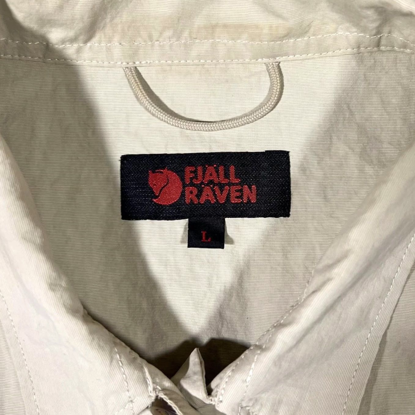 Vintage VINTAGE Fjallraven Beige Polyamide Cotton Safari Utility Short Sleeve Shirt Women's Large Beige Size L / US 10 / IT 46 - 4 Thumbnail
