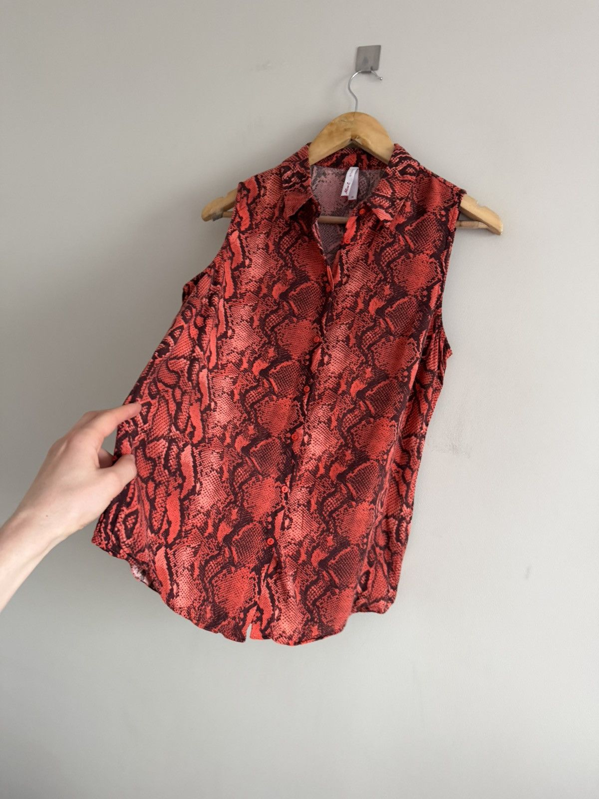 Vintage Red Snakeskin Print Sleeveless Blouse Button Up Size M / US 6-8 / IT 42-44 - 2 Thumbnail