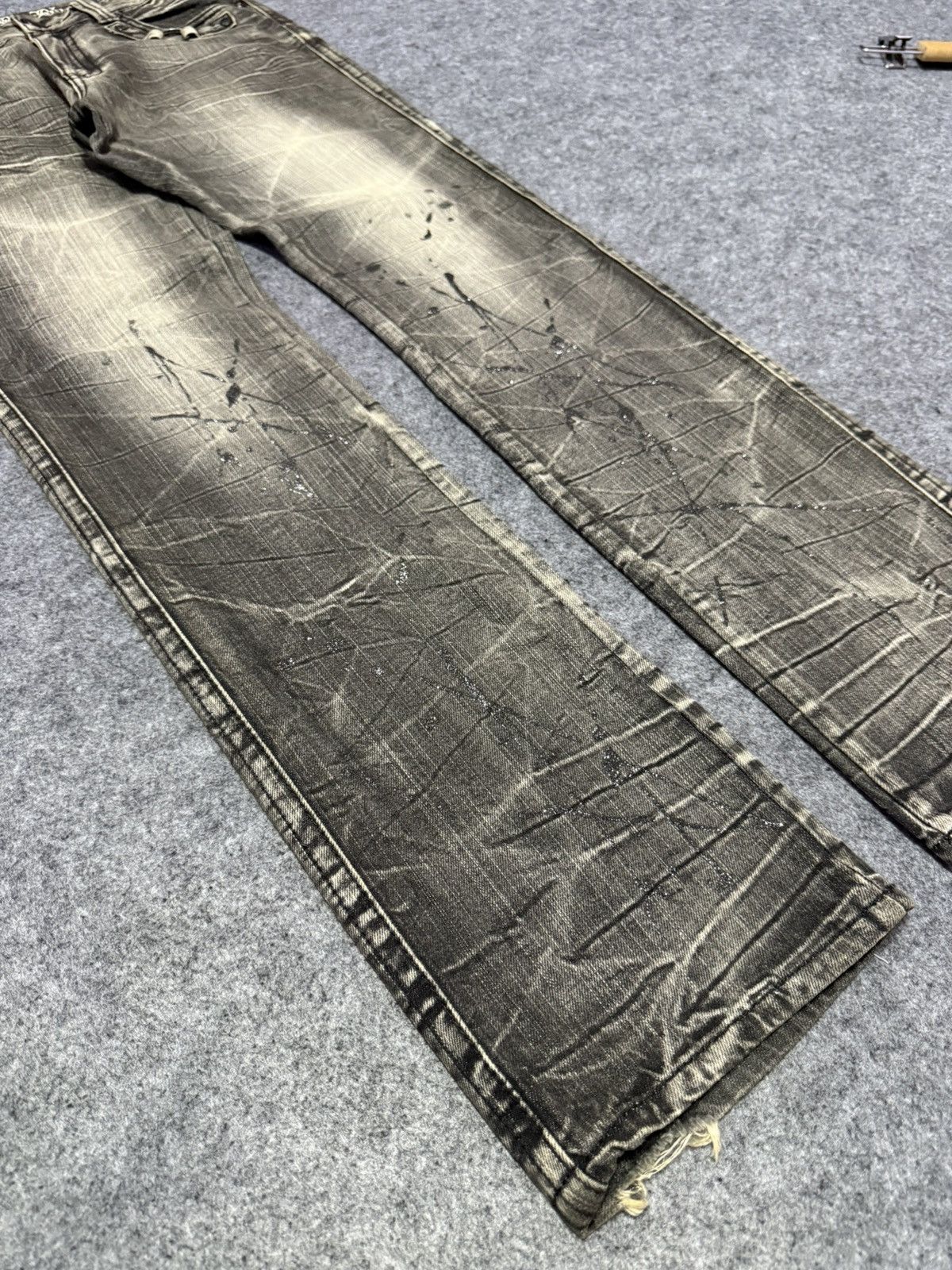 Japanese Brand × LOWBOX Blow By Blue Japan Paint Splatter Shadow Wash Jeans Size US 30 / EU 46 - 12 Thumbnail