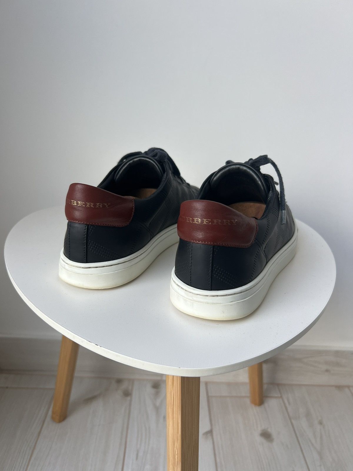 Burberry Burberry Black Leather Low Top Sneakers Size 40 Luxury Size US 7 / EU 40 - 4 Thumbnail