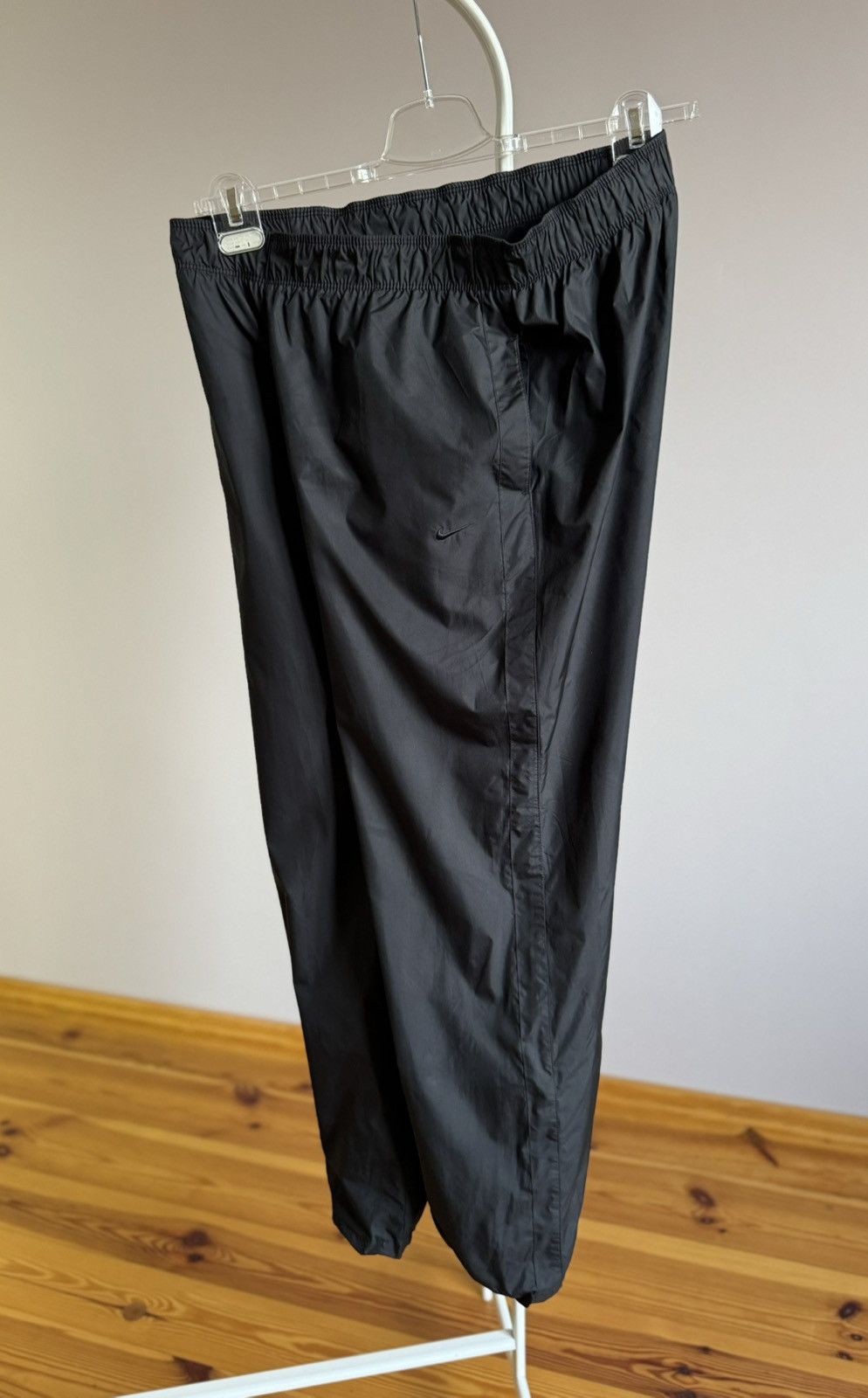 Vintage Vintage Nike Nylon Black Logo Pants Size US 33 - 1 Thumbnail