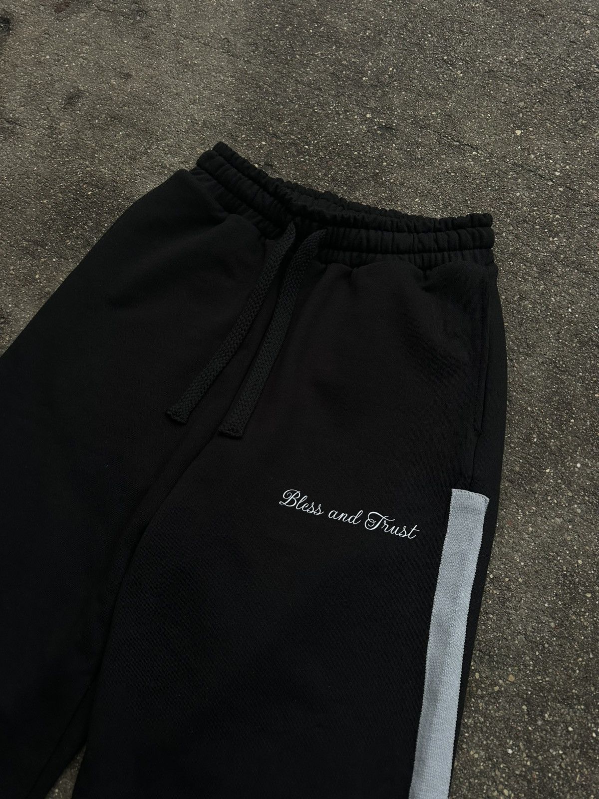 Designer Paranoid Distrust Pants Size US 33 - 2 Thumbnail