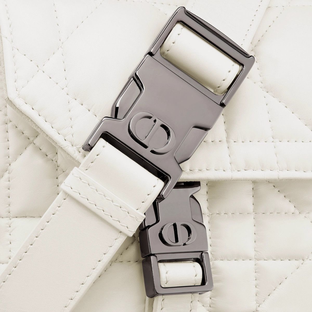 Dior o1bcso1str1124 Size: OS /Small Diorcamp Bag in White Size ONE SIZE - 6 Thumbnail