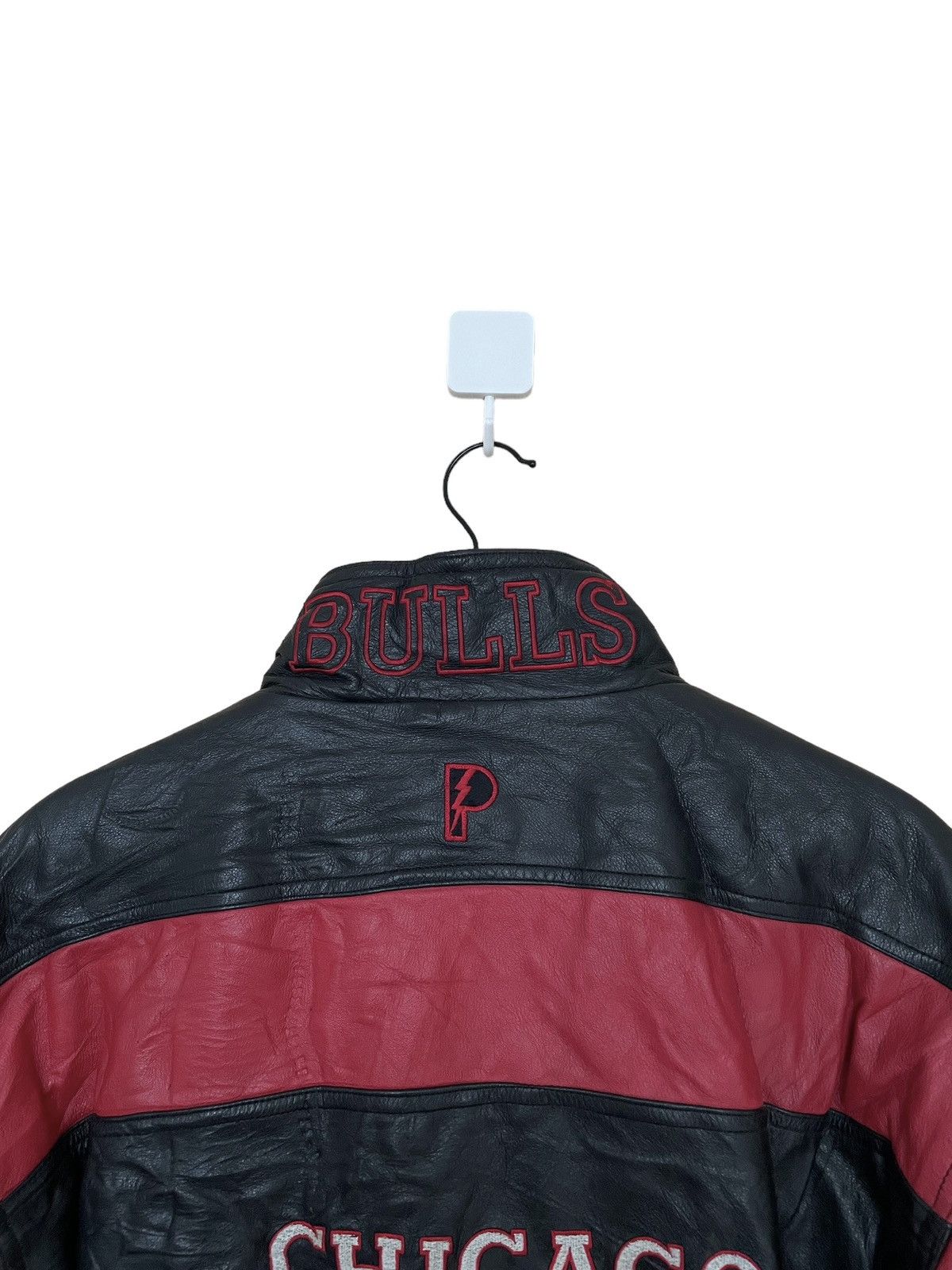 NBA × Vintage × Wilsons Leather Vintage Team Chicago Bull Leather Jacket 1990s Size US L / EU 52-54 / 3 - 7 Thumbnail