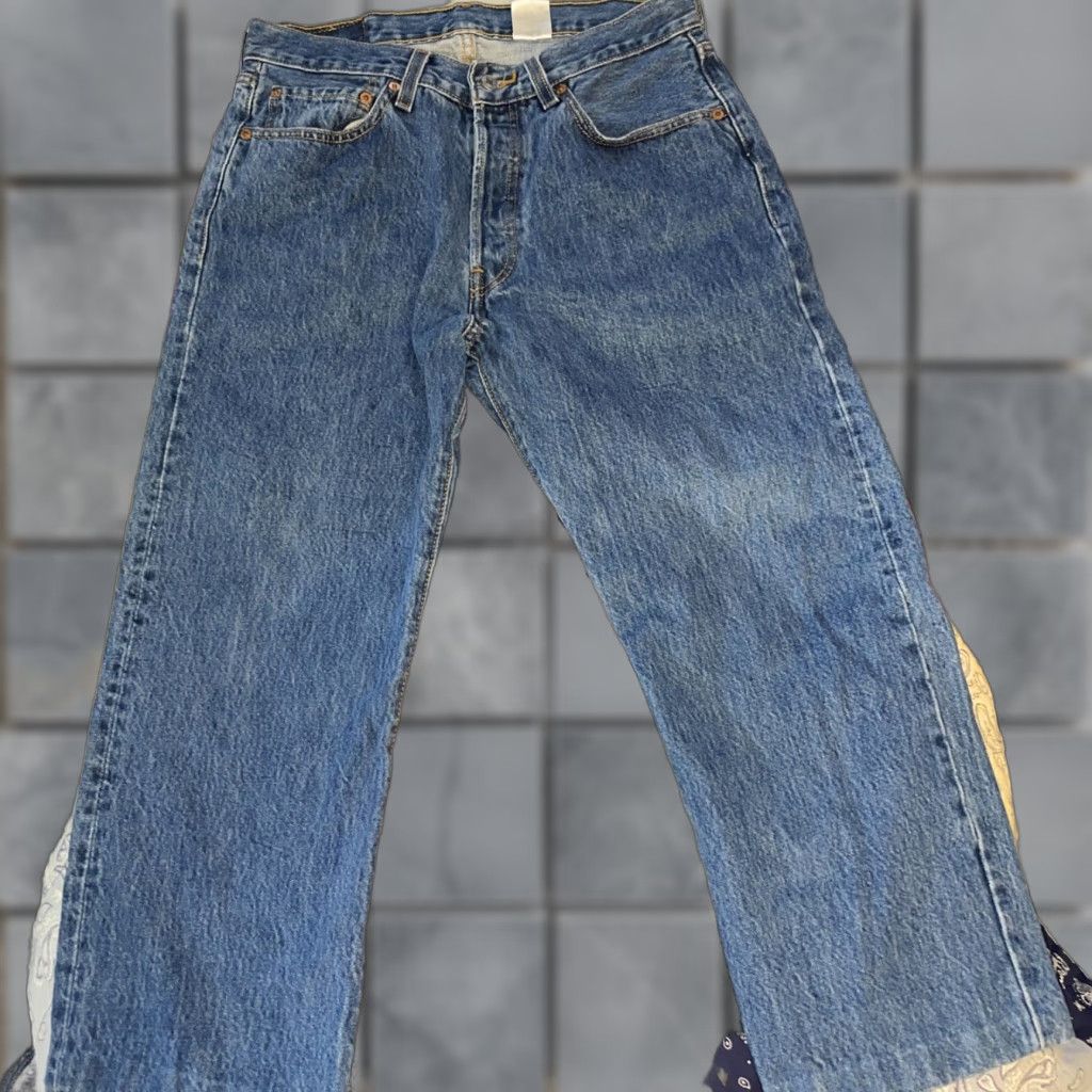 Levi's VINTAGE Levi’s 501 Jeans Blue Button Fly Straight Regular 30 Men 25in Inseam Men’s Jeans Blue 501 Size US 30 / EU 46 - 1 Thumbnail