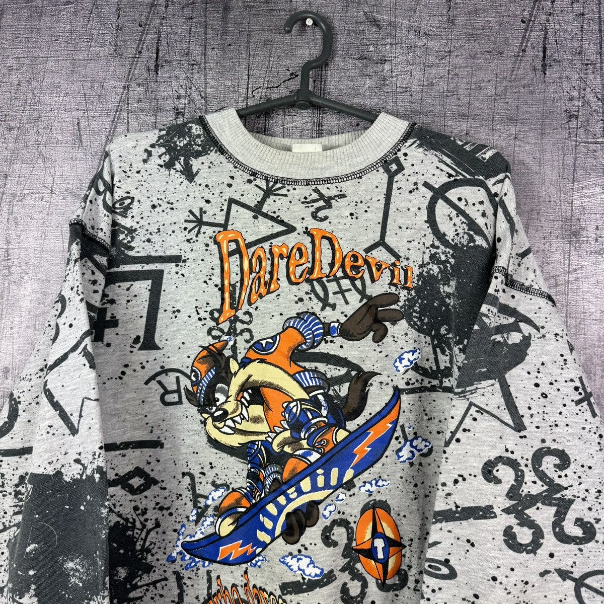 Warner Bros Vintage Warner bros Taz Looney Tunes daredevil sweatshirt Size US M / EU 48-50 / 2 - 2 Thumbnail