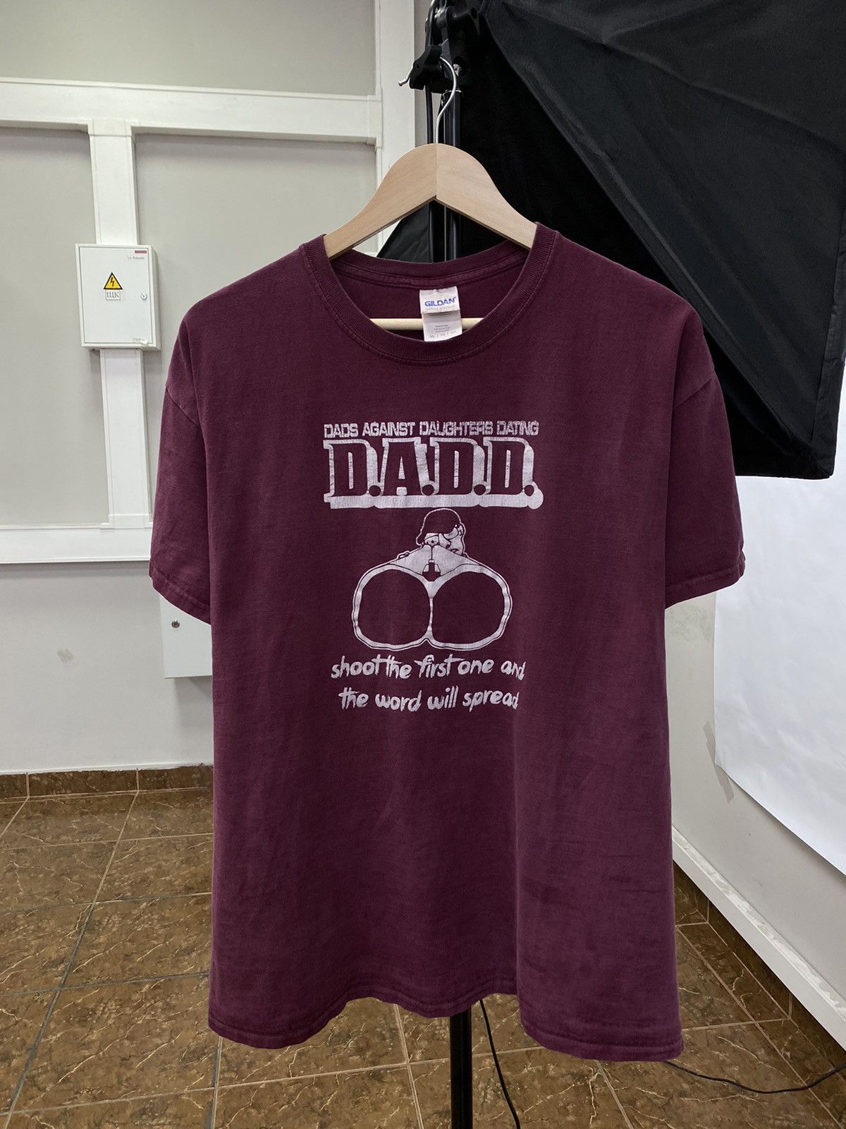 Gildan 🇺🇸 Vintage 90S DADD Dads Against Daughters Dating t-shirt Y2K Size US XL / EU 56 / 4 - 1 Thumbnail
