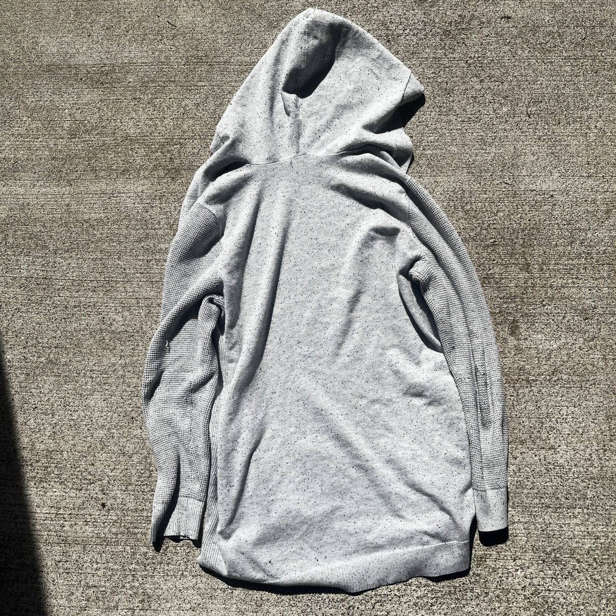 Vintage Vintage Grey Hooded Cardigan Avant Garde Y2K L Size US L / EU 52-54 / 3 - 7 Thumbnail