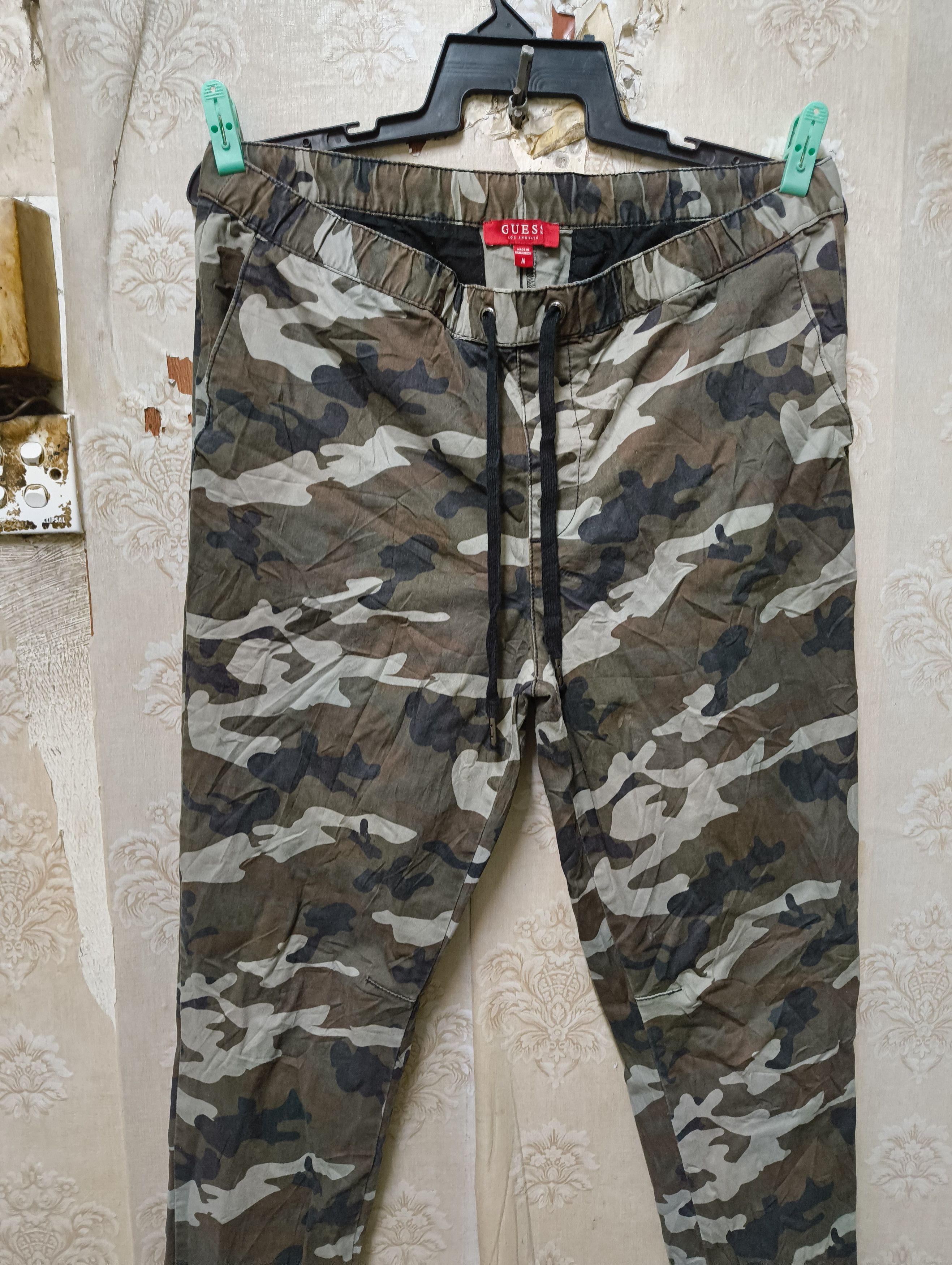 Guess Guess Jogger pants army Camouflage Size US 35 - 8 Thumbnail