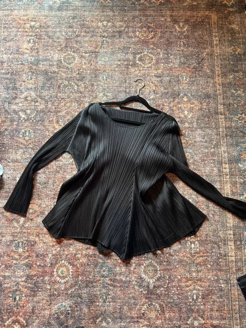 Issey Miyake Issey Miyake Black Top Size XXL / US 16-18 / IT 52-54 - 1 Thumbnail