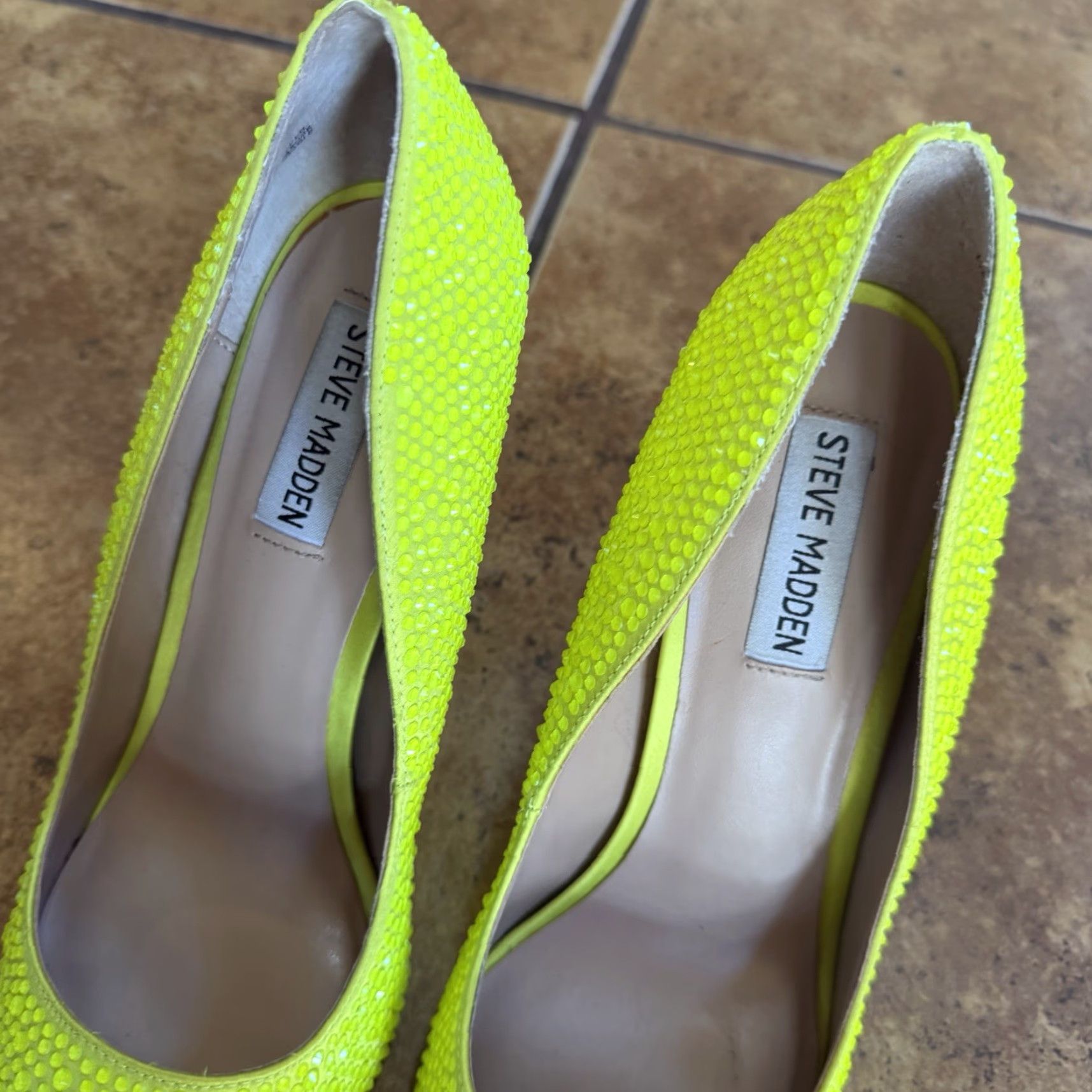 Steve Madden Steve Madden Daisie Pumps Women's 9.5M Yellow Cintron Rhinestone Stiletto Pump Size US 10 / IT 40 - 6 Thumbnail