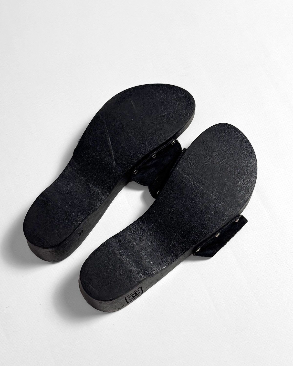Chanel Vintage 2000s Chanel Suede Wood Platform Mules EU 40 Size US 9 / IT 39 - 8 Thumbnail
