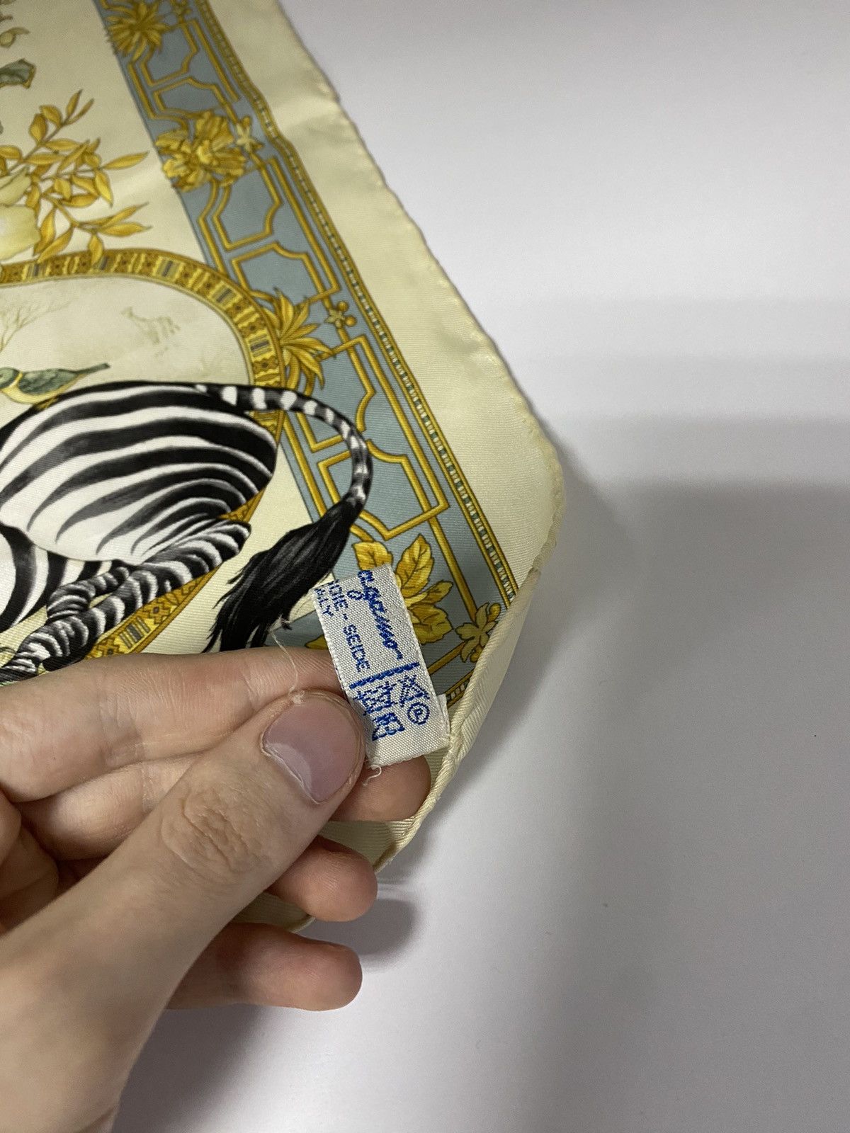 Salvatore Ferragamo × Vintage Vintage Salvatore Ferragamo Scarf Zebra Pattern Size ONE SIZE - 9 Thumbnail