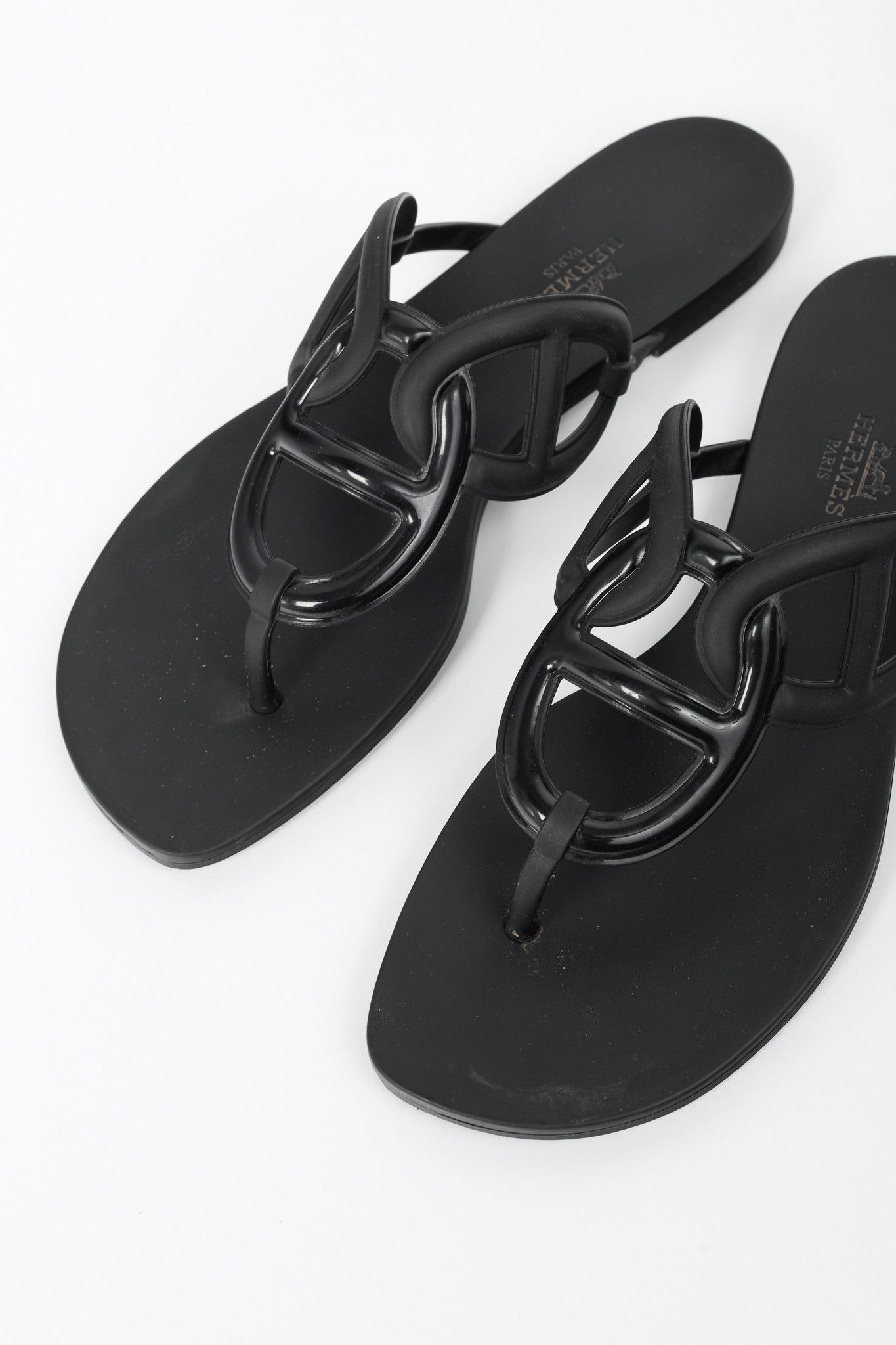 Hermes Hermes Egerie Noir Rubber Chaine d'Ancre Thong Sandals Size US 8.5 / IT 38.5 - 6 Thumbnail