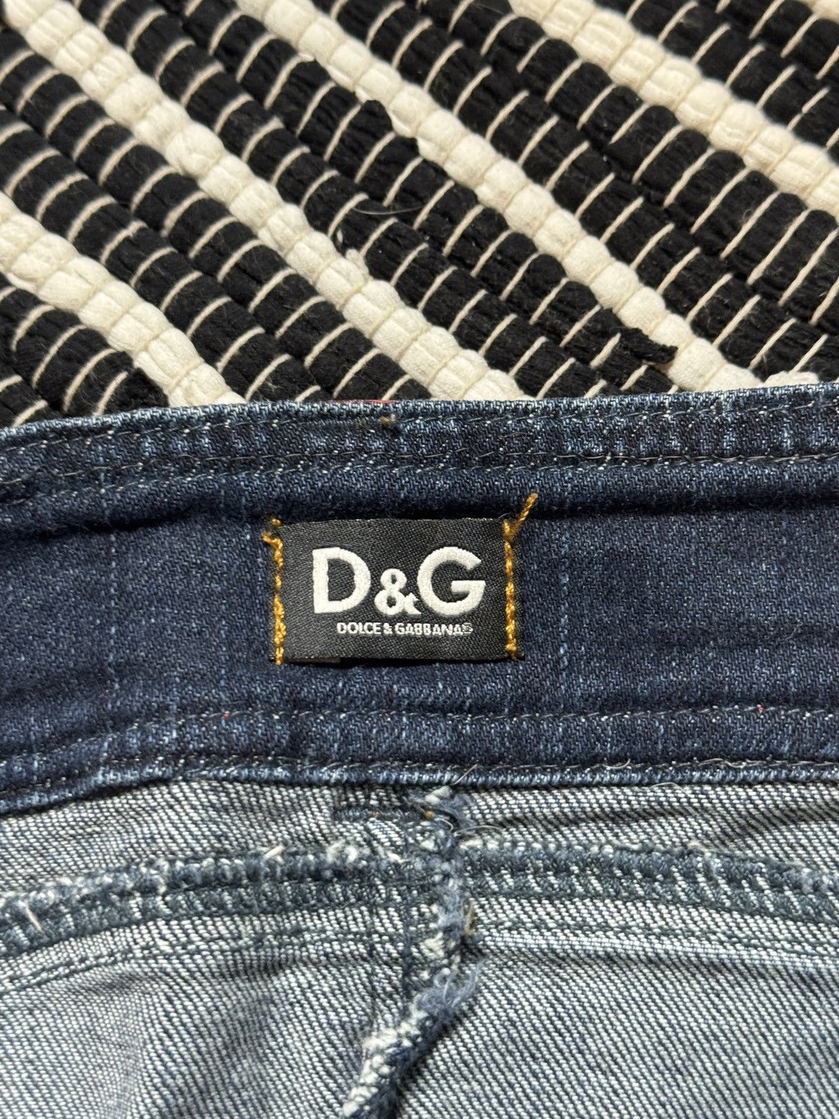 Dolce & Gabbana VINTAGE DOLCE&GABBANA 2000s MINI SKIRT Size 30" / US 8 / IT 44 - 6 Thumbnail