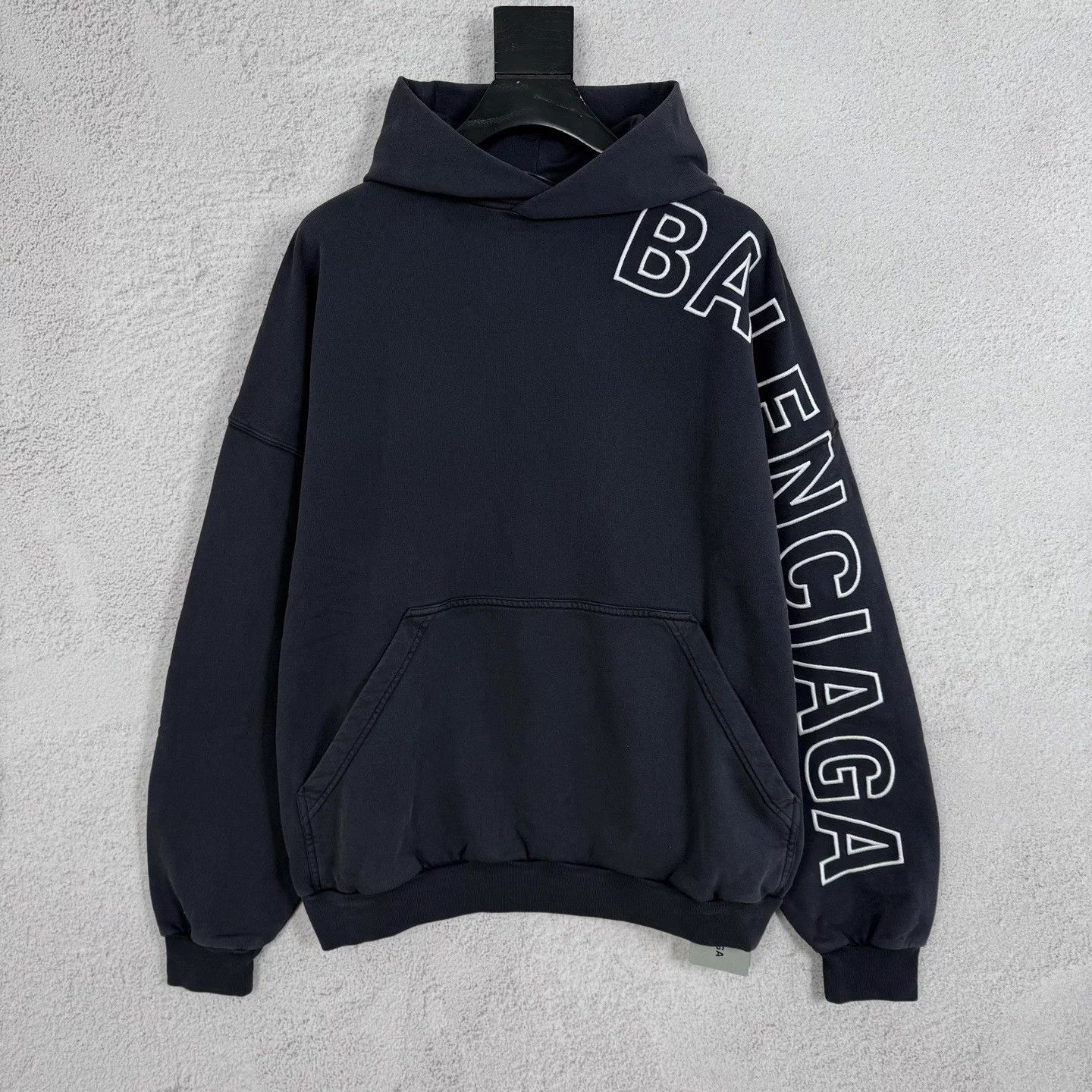 Balenciaga Balenciaga side logo arm print black hoodie 1 Size US S / EU 44-46 / 1 - 1 Thumbnail