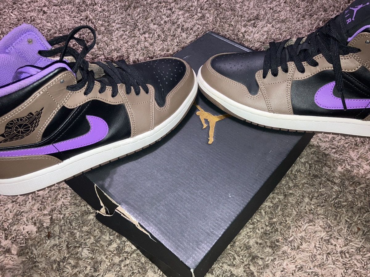 Jordan Brand Air Jordan 1 Mid 'Palomino' Size US 9 / EU 42 - 3 Thumbnail