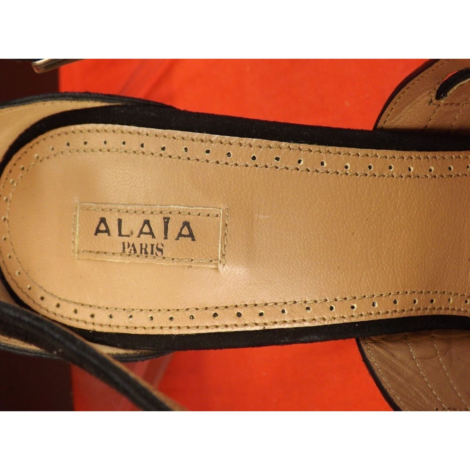 Alaia ALAIA BLACK CUTOUT SUEDE BUCKLE STRAP PLATFORM PUMPS 40.5 Size US 10.5 / IT 40.5 - 11 Thumbnail