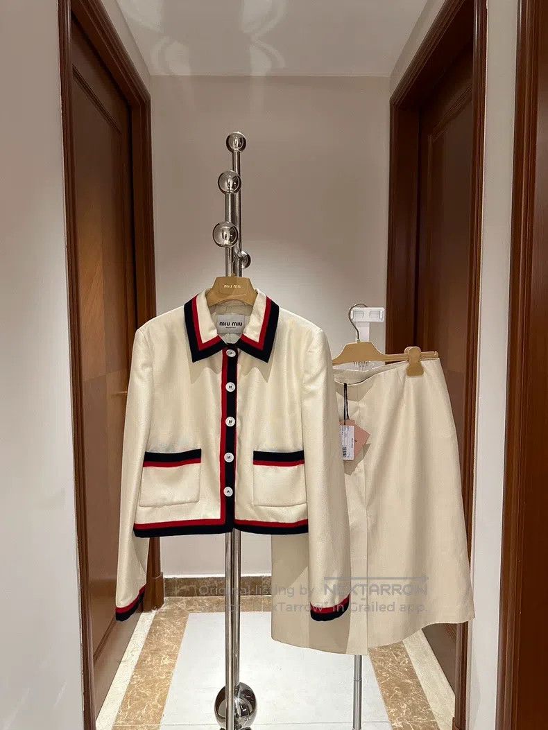 Miu Miu Miu Miu 38 overskirt Size 37" - 1 Thumbnail