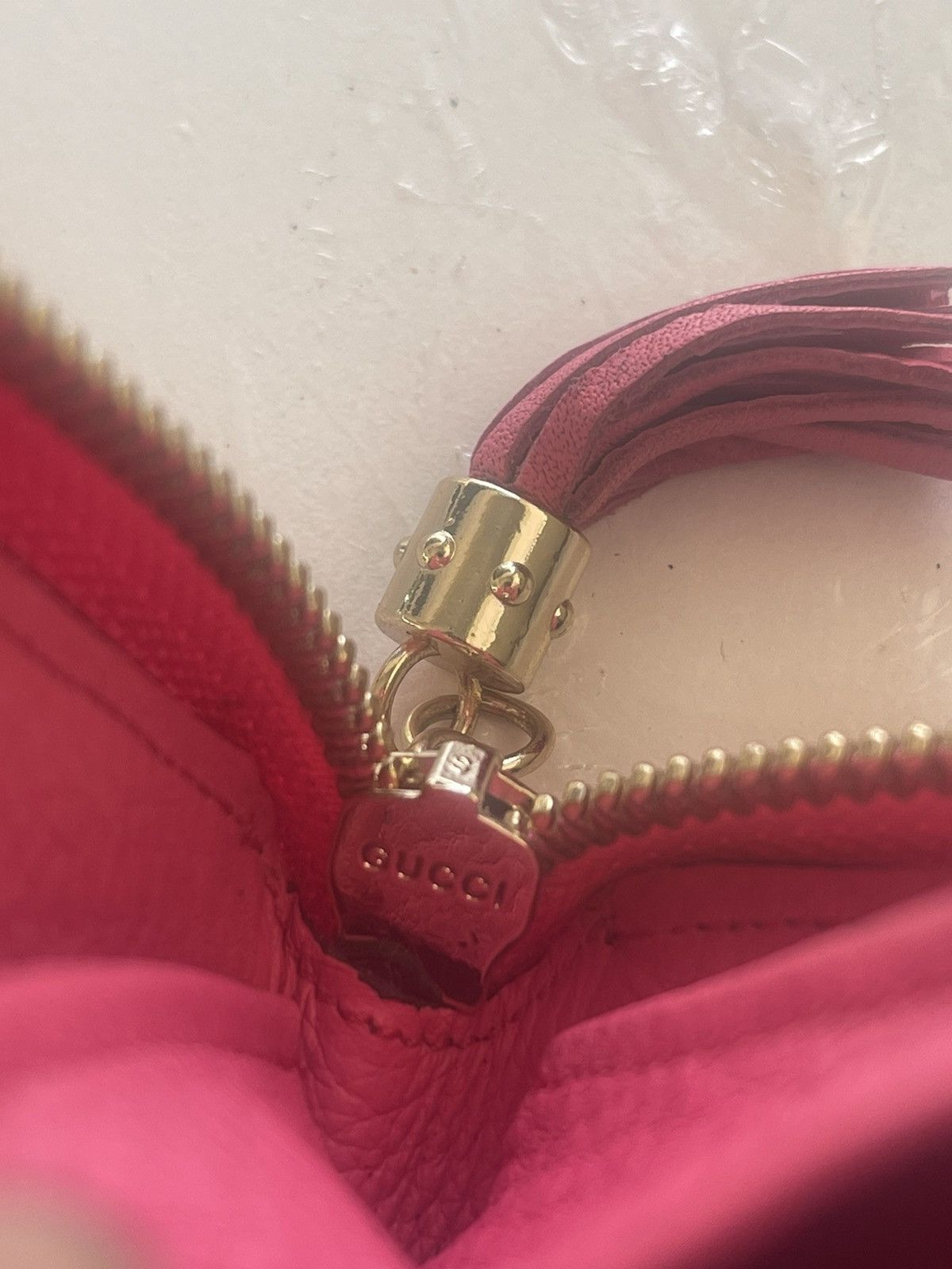 Gucci Aunthentic Gucci Pink Leather Purse With Tassel Tap Size ONE SIZE - 3 Thumbnail