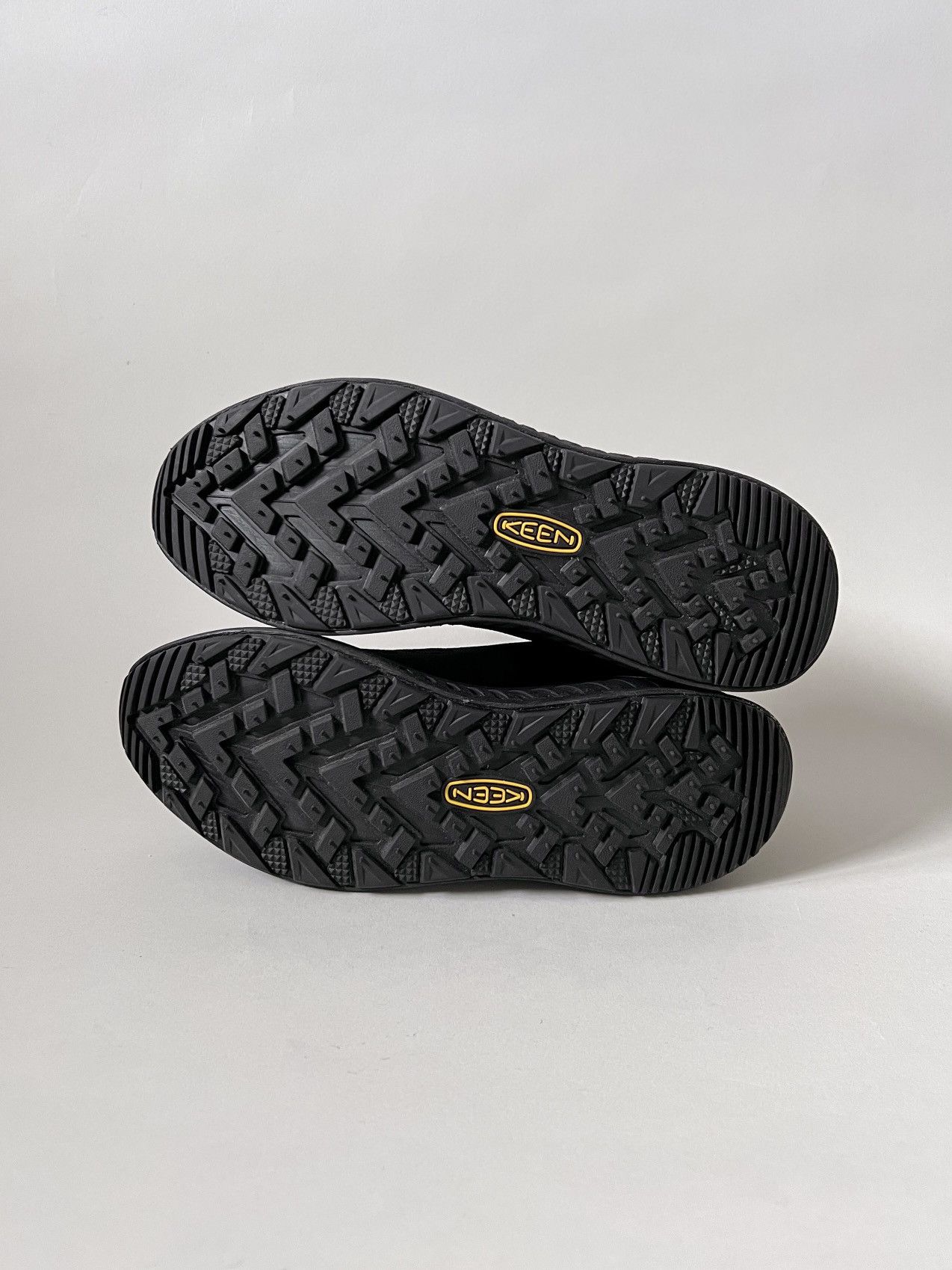 KEEN NEW Keen WK400 Triple Black Walking Sneaker Size US 8.5 / IT 38.5 - 7 Thumbnail
