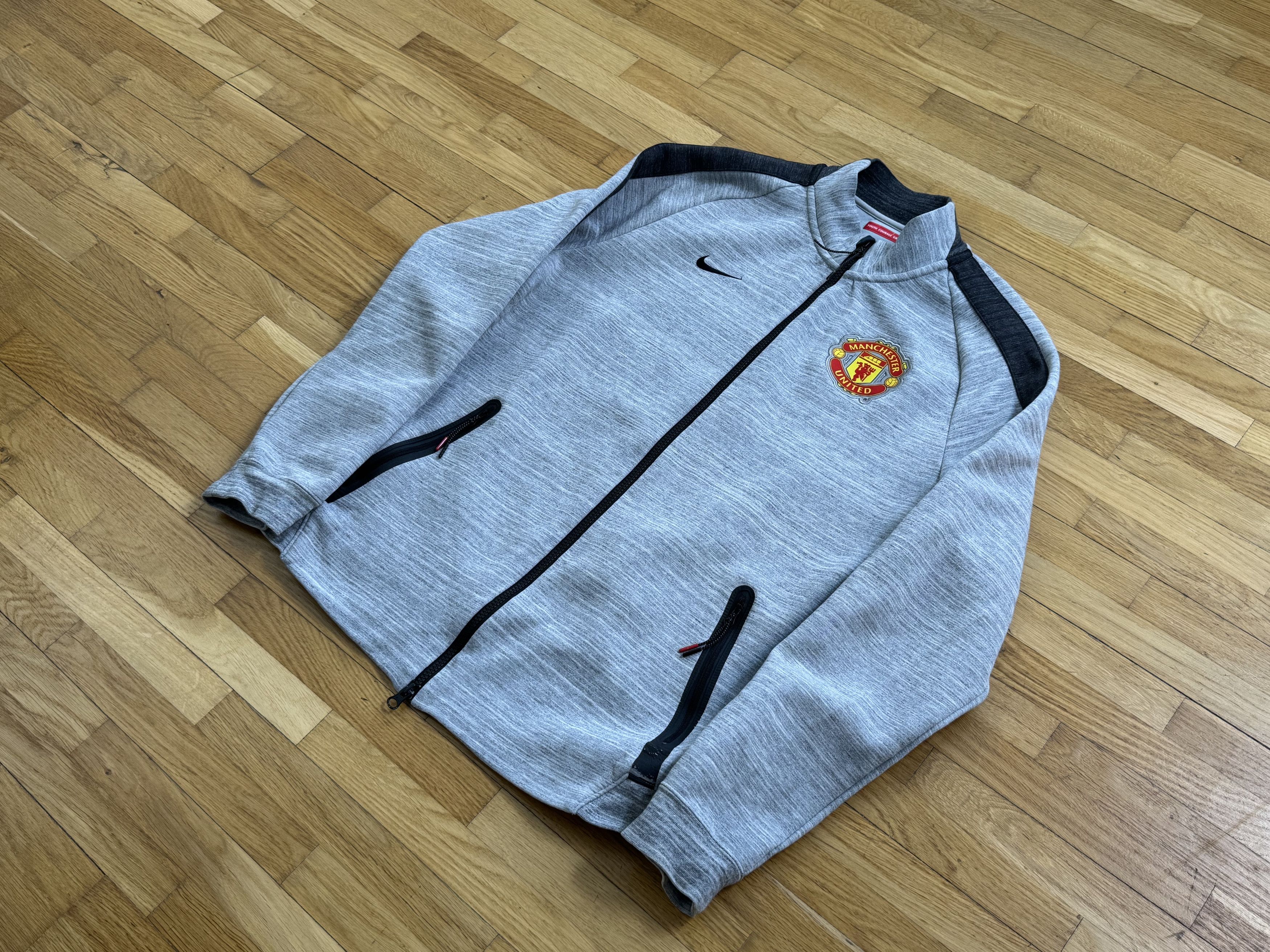 Nike Vintage gray tech fleece jacket NIKE x MANCHESTER UNITED Size US L / EU 52-54 / 3 - 1 Thumbnail