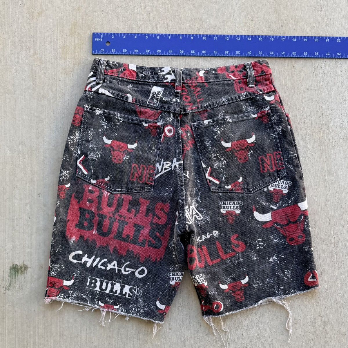 Pro Player Vintage Chicago Bulls Jean Shorts Pro Player All Over Print Size US 31 - 8 Thumbnail
