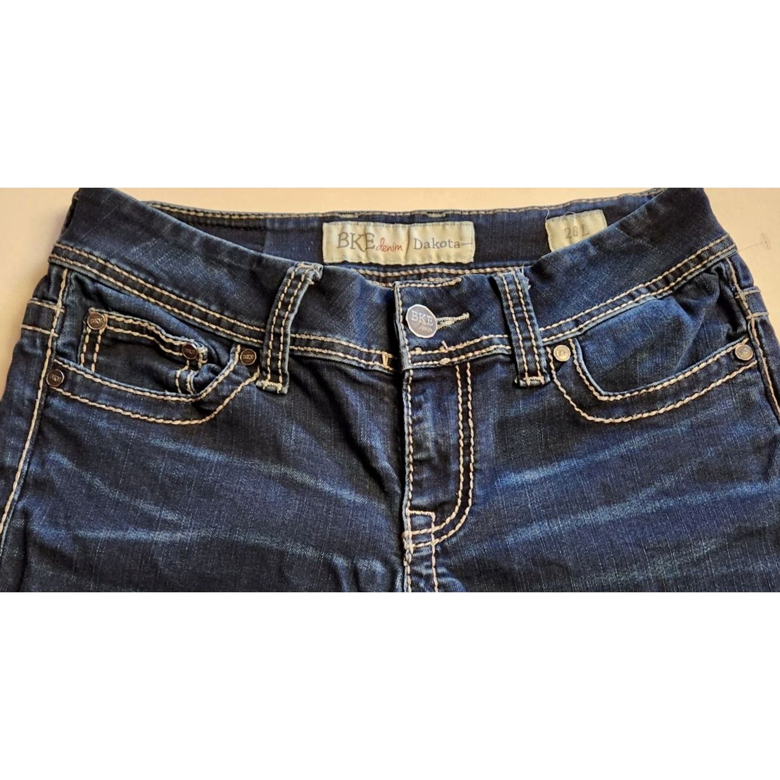 Vintage Buckle BKE Dakota Jeans Women's Dark Blue Denim Straight 26 Hemmed 27x30 5-Pocket Embroidered Size 26" / US 2 / IT 38 - 3 Thumbnail