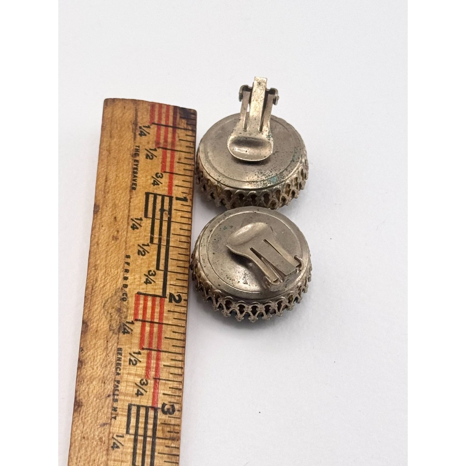 Vintage Vintage faceted glass rhinestone circle clip on earrings Size ONE SIZE - 6 Thumbnail
