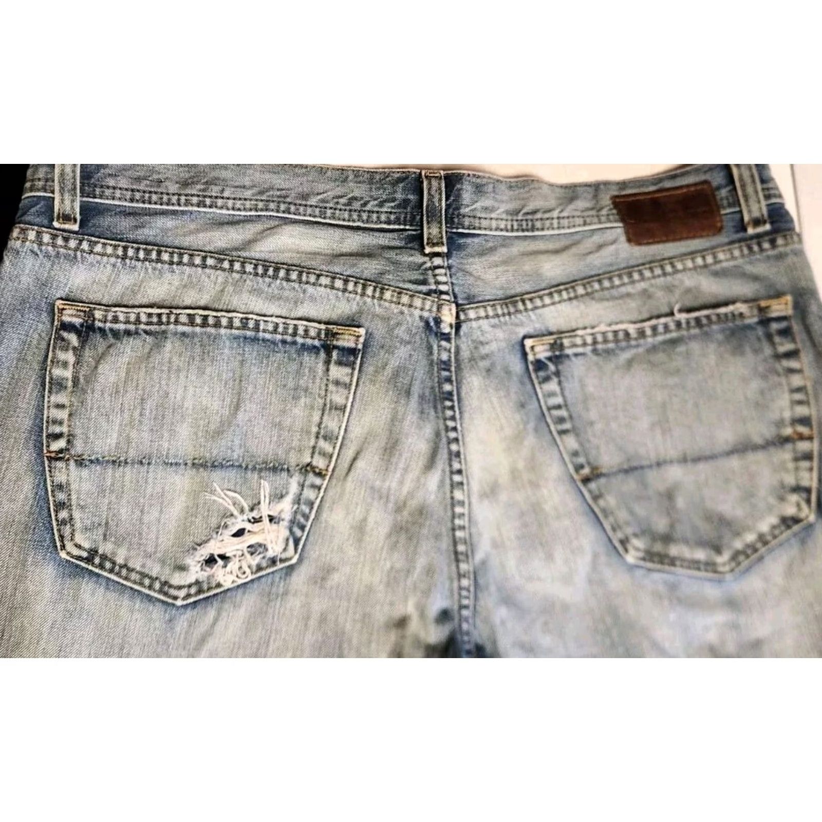 Vintage BKE Tyler Straight Leg Jeans Men's 38x32 Denim Blue Buckle 100% Cotton Distressed Mid Rise 5-Pocket Relaxed Regular Width Jeans Mens Size US 38 / EU 54 - 5 Thumbnail