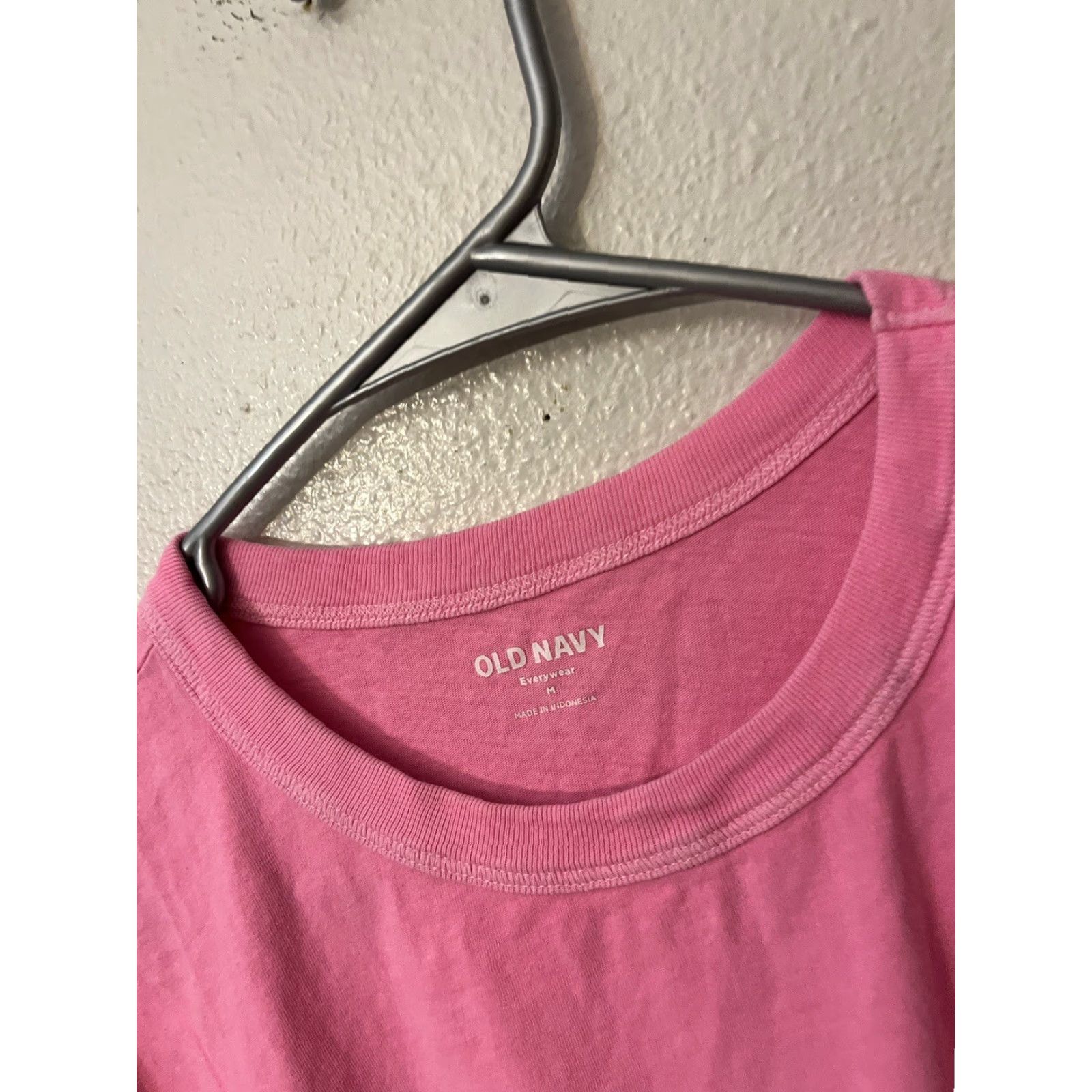 Old Navy VINTAGE Old Navy Everywear Womens Solid Pink Cotton Round Neck Short Sleeve Shirt M Size M / US 6-8 / IT 42-44 - 2 Thumbnail