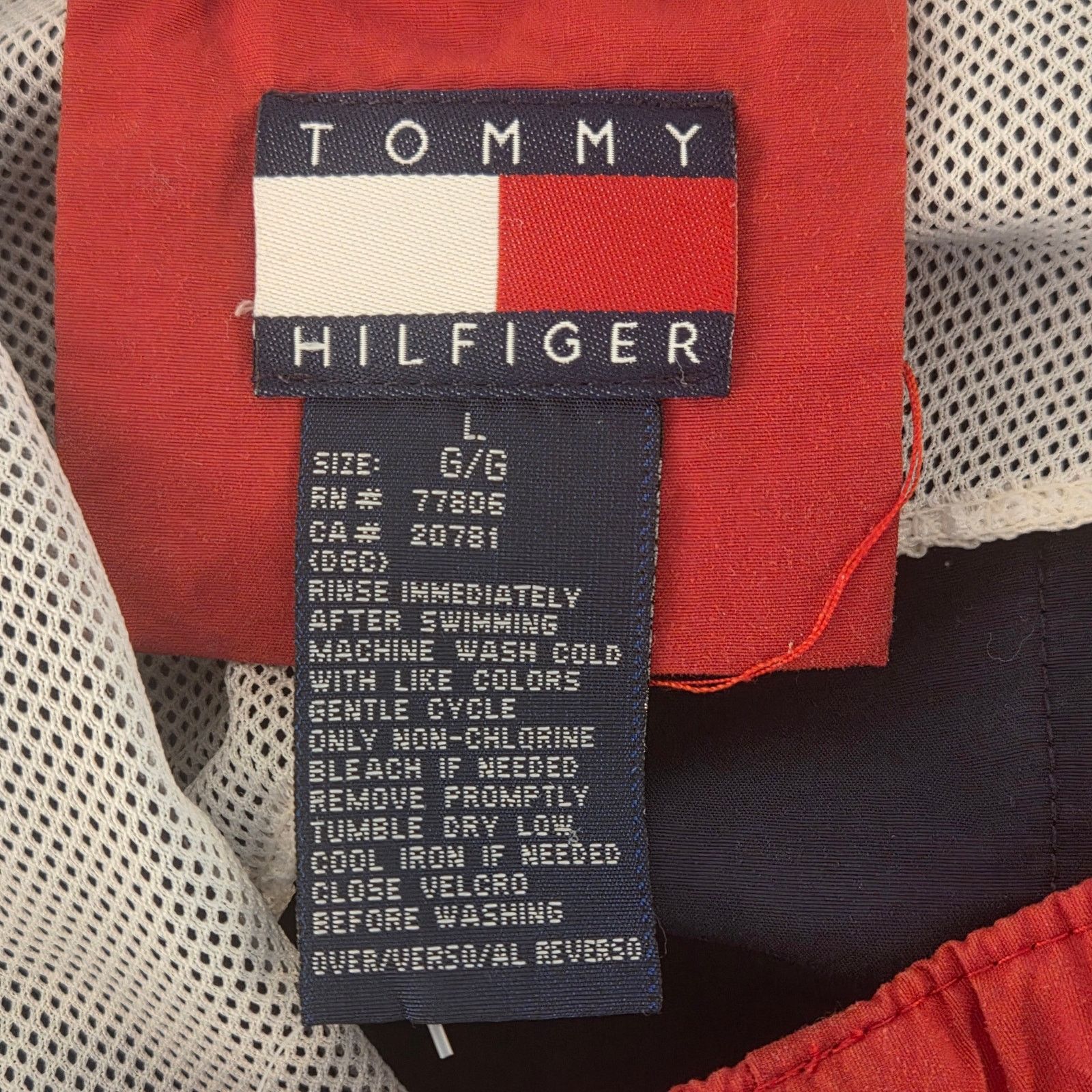 Tommy Hilfiger Stylish Tommy Hilfiger Large Navy Blue & Red Swim Trunks Size US 34 / EU 50 - 4 Thumbnail