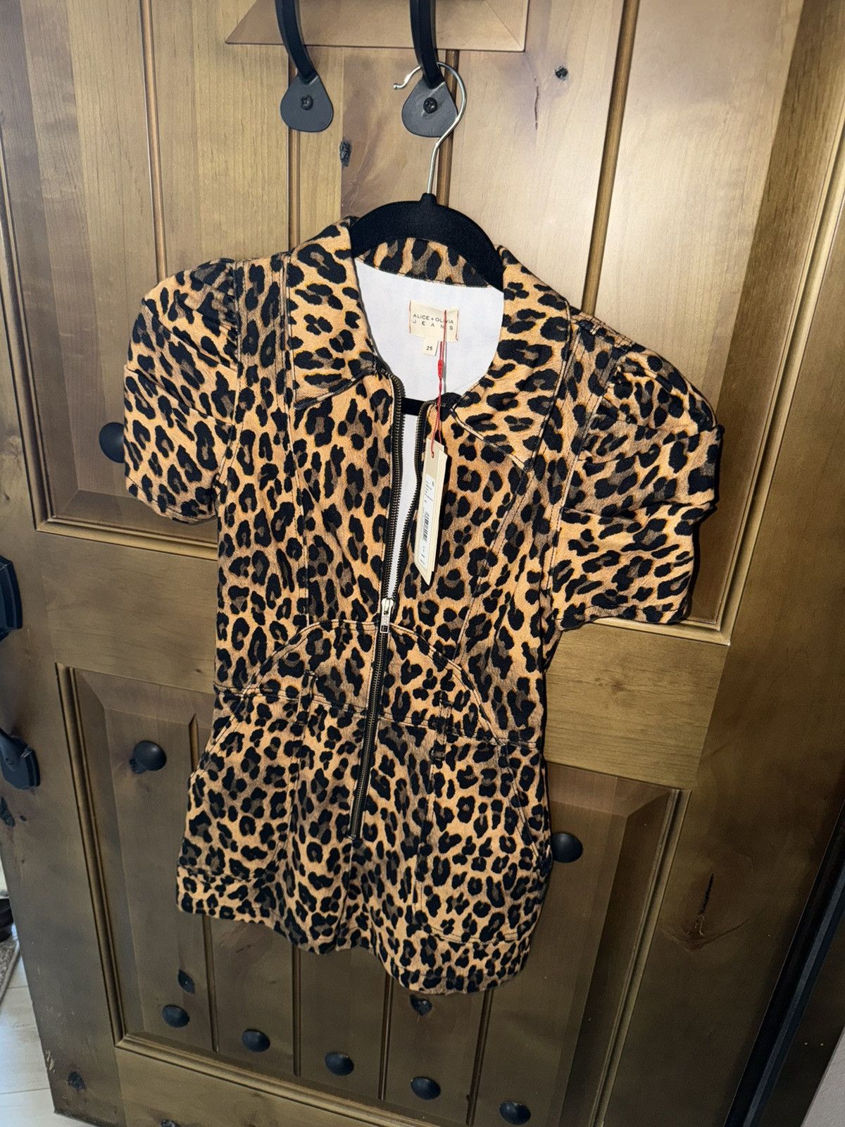 Alice + Olivia ALICE + OLIVIA Women's Spotted Leopard Print Mini-Dress Size XS / US 0-2 / IT 36-38 - 1 Thumbnail