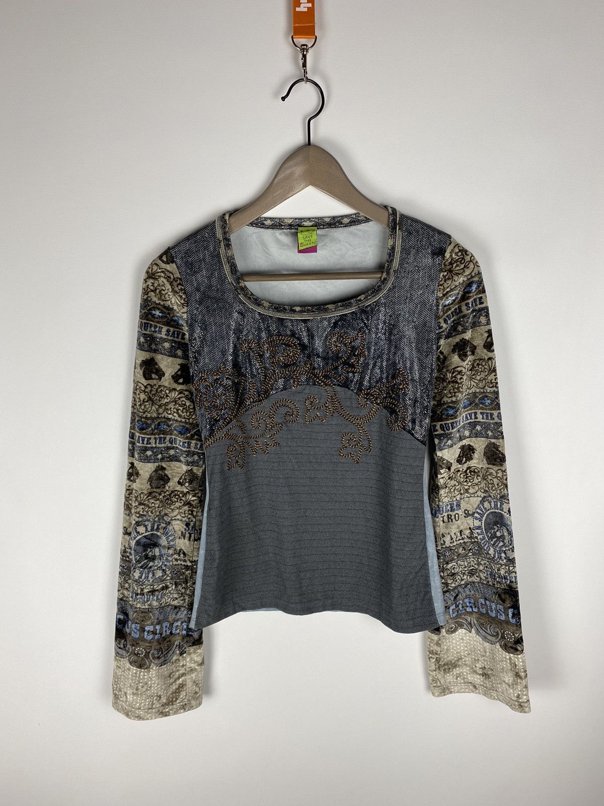 image of Avant Garde Save The Queen Avant Grade Top Long Sleeve Italy Y2K in Grey, Women's (Size Medium)