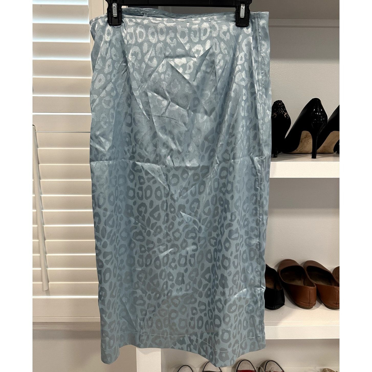Other Something New Leopard Print Satin Blue Skirt Side Slit S NWT Size 31" - 5 Thumbnail