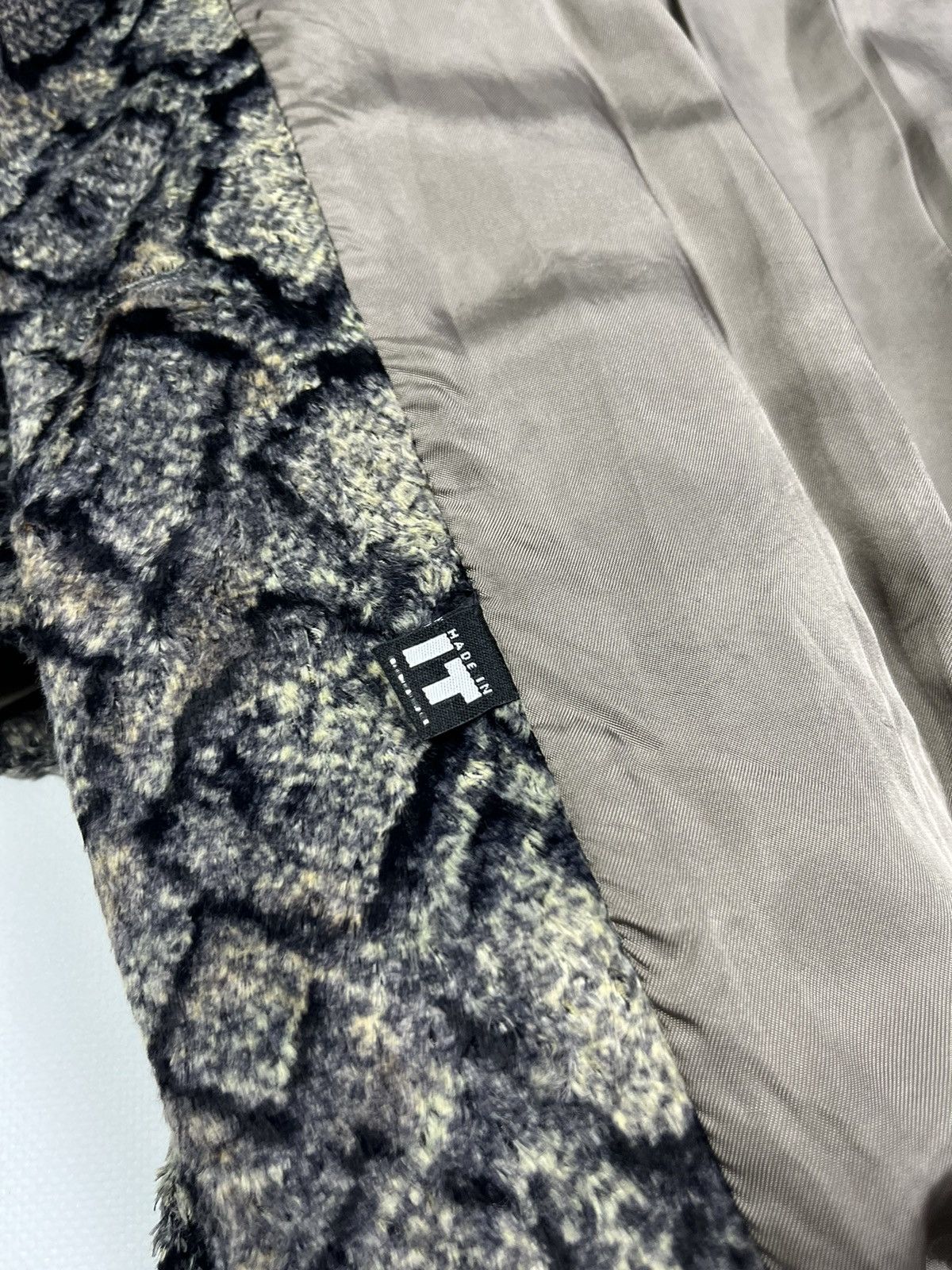 Versace Jeans Couture × Vintage Versace Jeans Couture Python Fur Coat Archival Clothing Rare Size L / US 10 / IT 46 - 9 Thumbnail