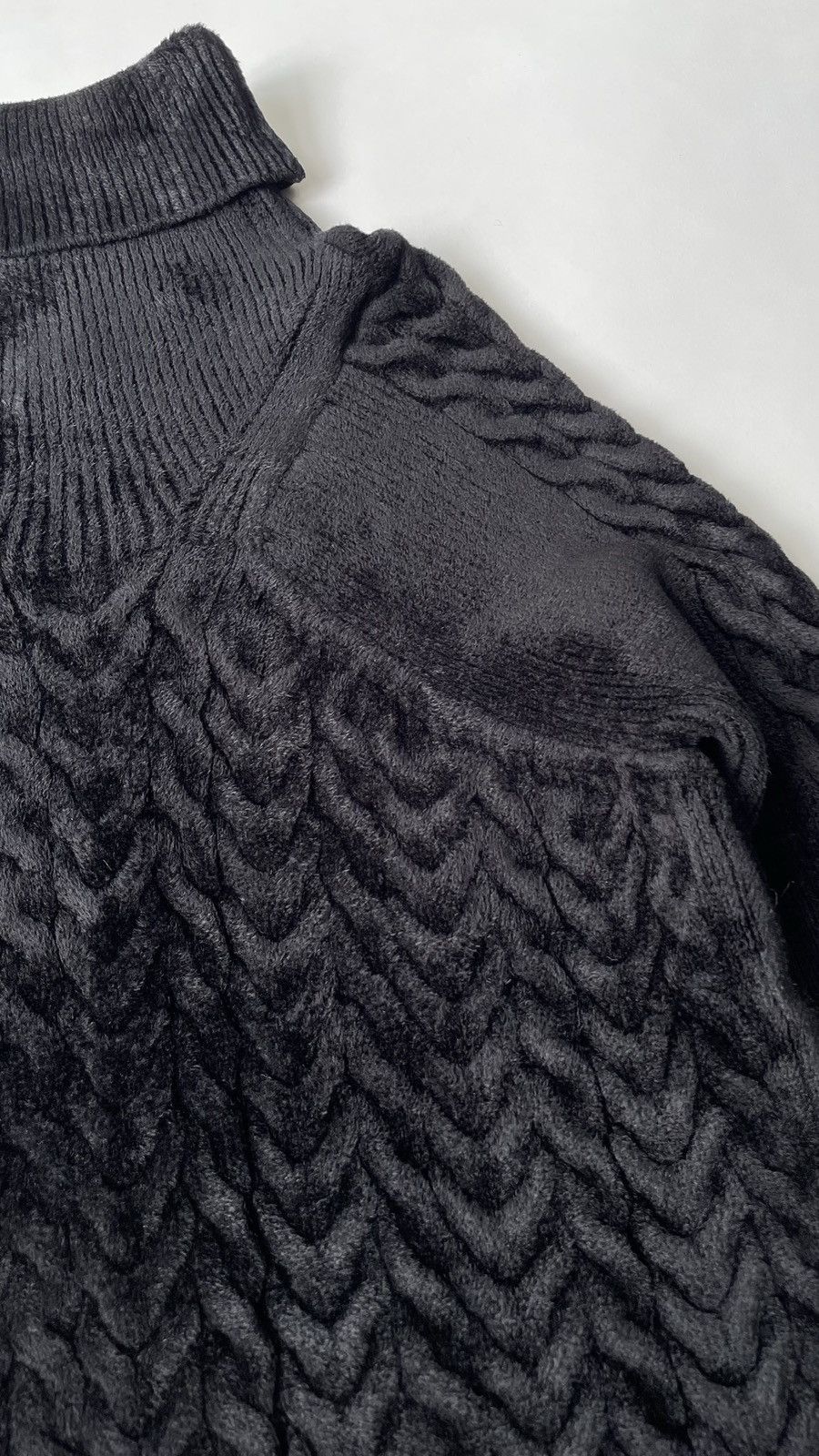 Haider Ackermann Black Chenile Chevron Velvet Sweater Size US S / EU 44-46 / 1 - 6 Thumbnail