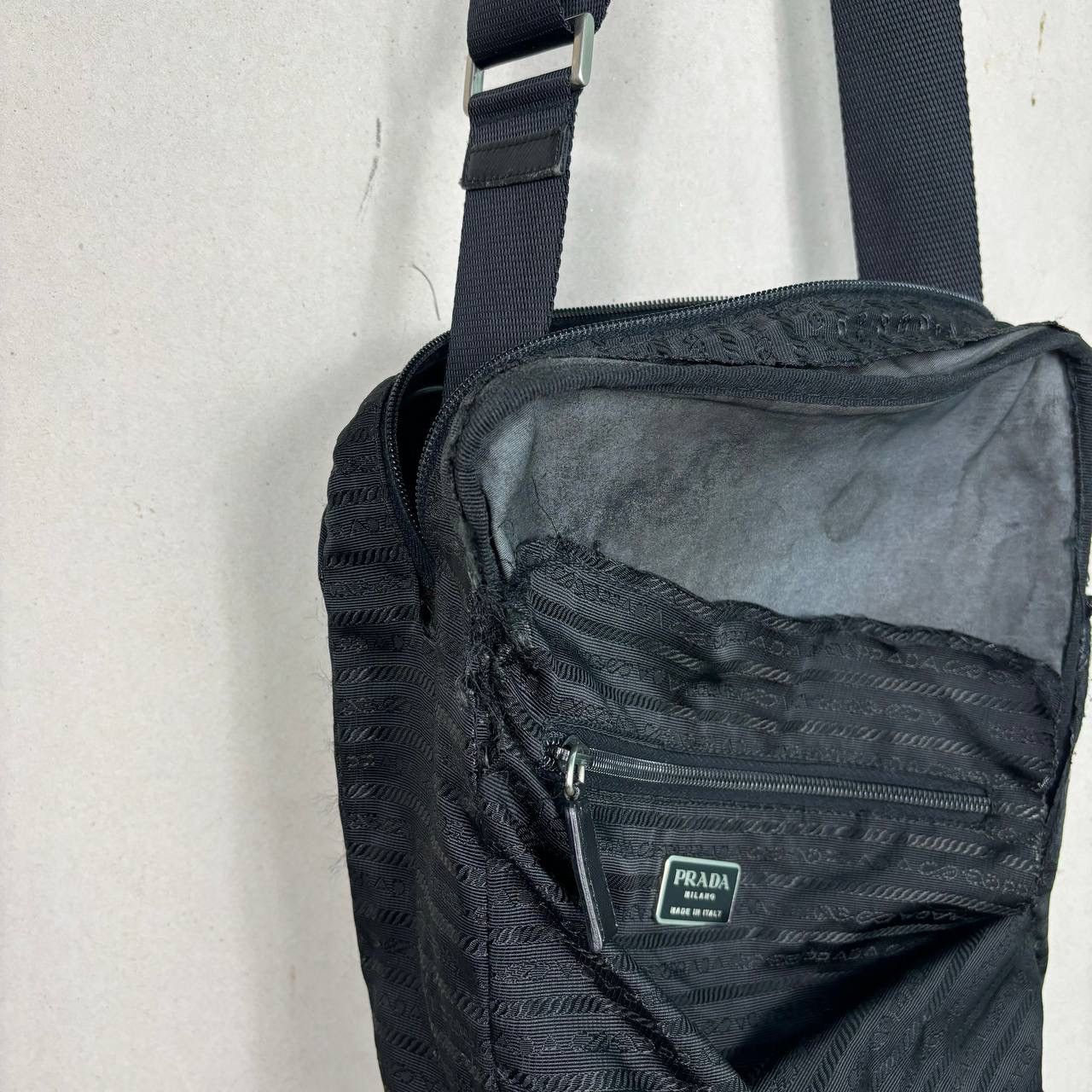 Prada Vintage Prada Vela Nylon Messenger Bag Black V161 Tessuto Size ONE SIZE - 17 Thumbnail