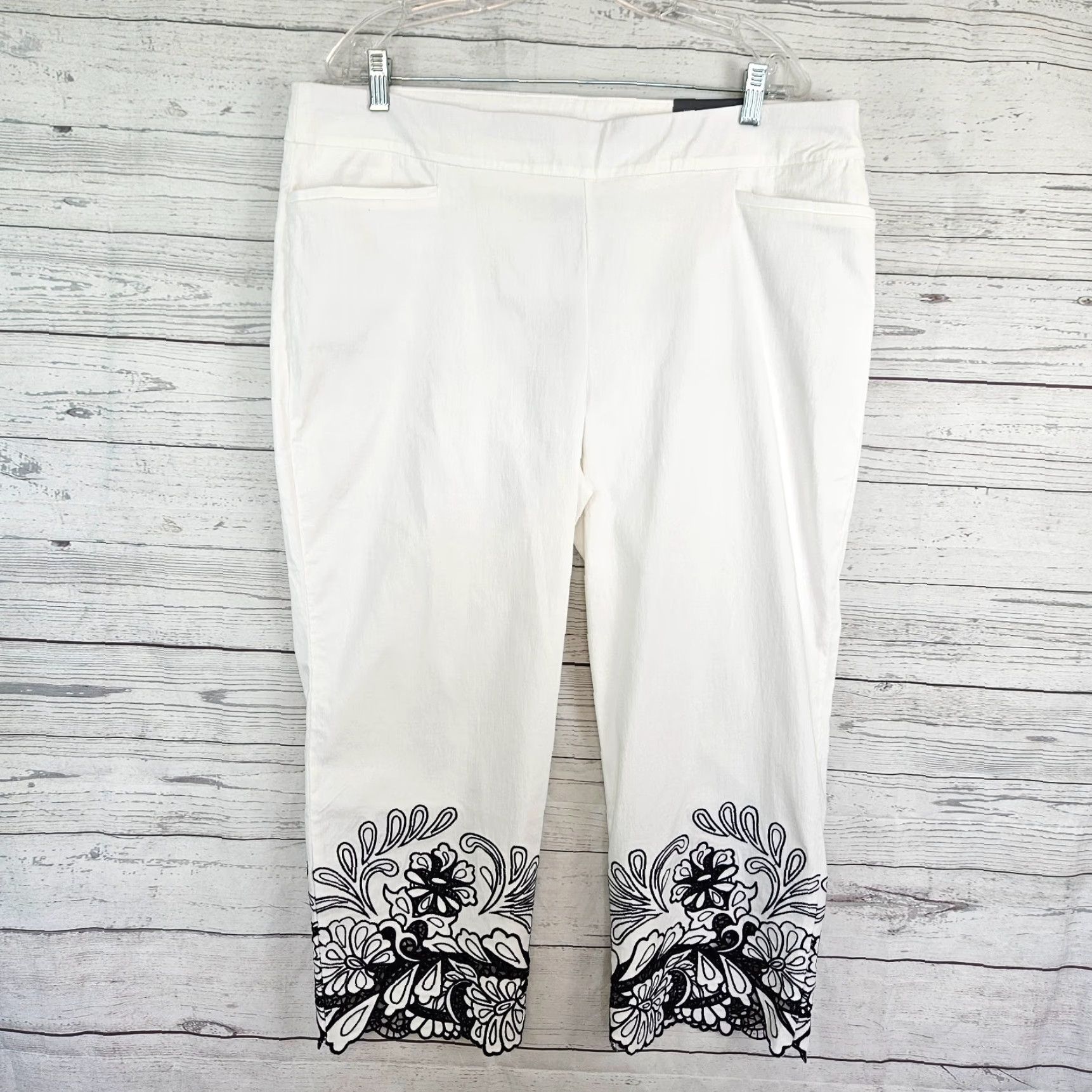 Vintage Chico's Womens Brigitte Slim Leg Crop Pants XL Petite White Blue Embroidered Cropped Pant Adult Womens White Embroidered Size 40" / US 18 - 2 Thumbnail