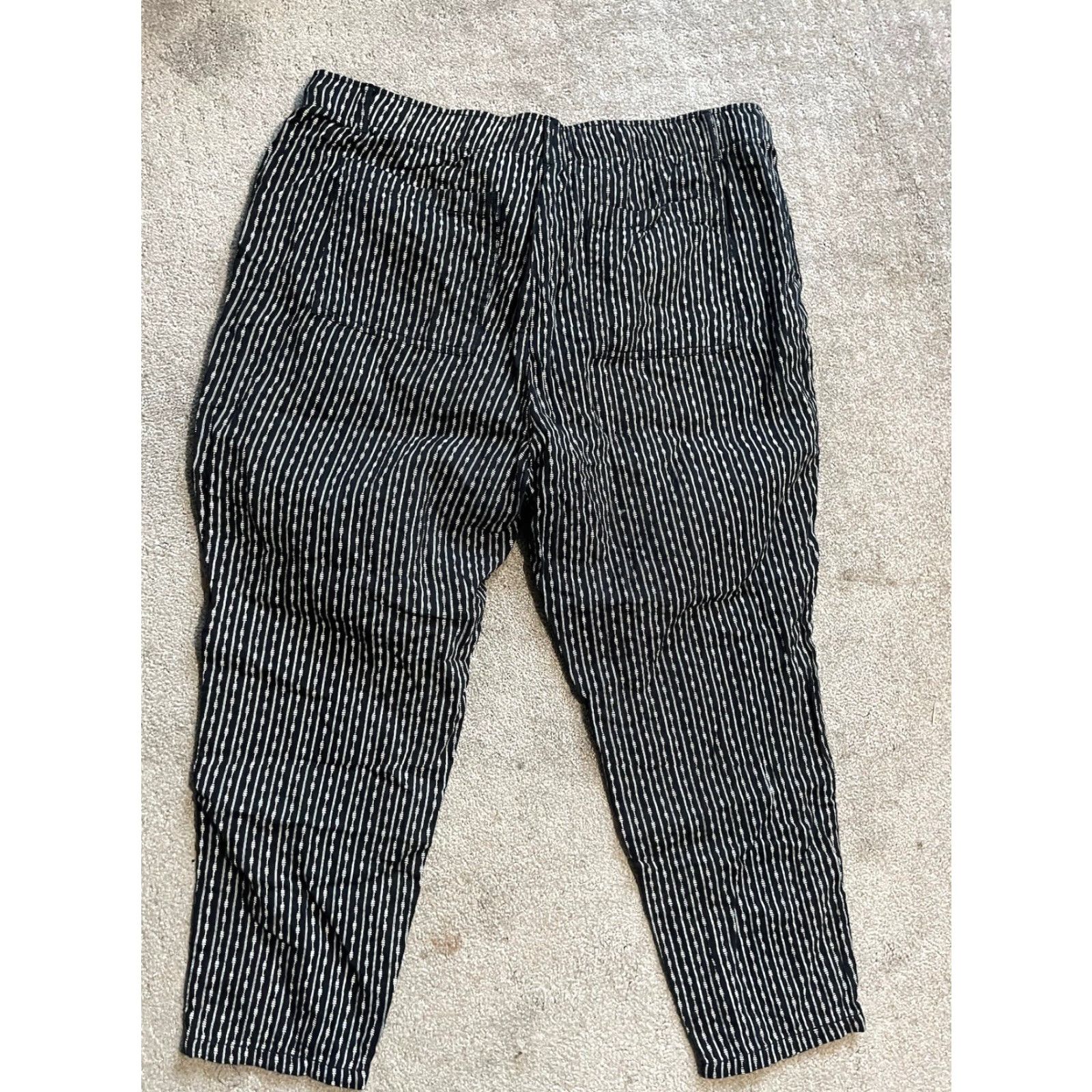 Old Navy Old Navy Pants Womens XL Black Pull On Cropped Tapered Casual Size 40" / US 18 - 3 Thumbnail