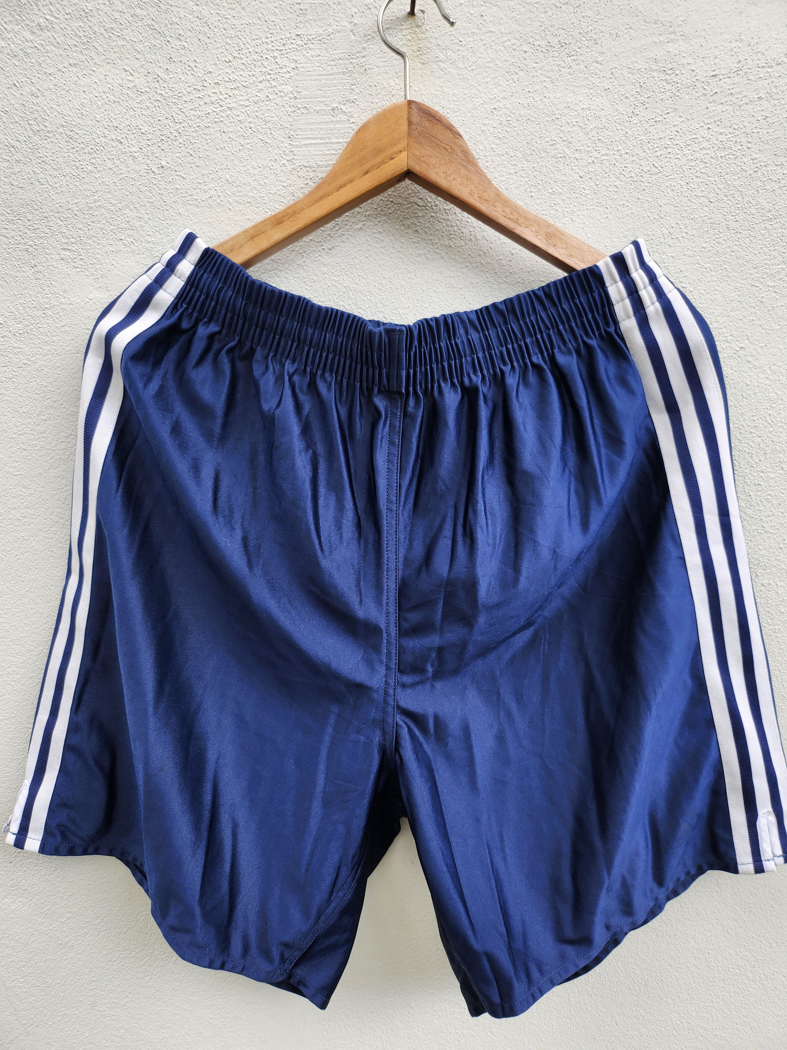 Adidas 💥Adidas 3 Stripes Shorts Size US 30 / EU 46 - 2 Thumbnail