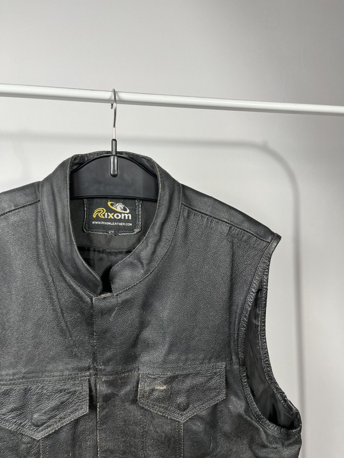 Leather Black Leather Biker Vest Snap Front Sleeveless Mens XL Size US XL / EU 56 / 4 - 3 Thumbnail